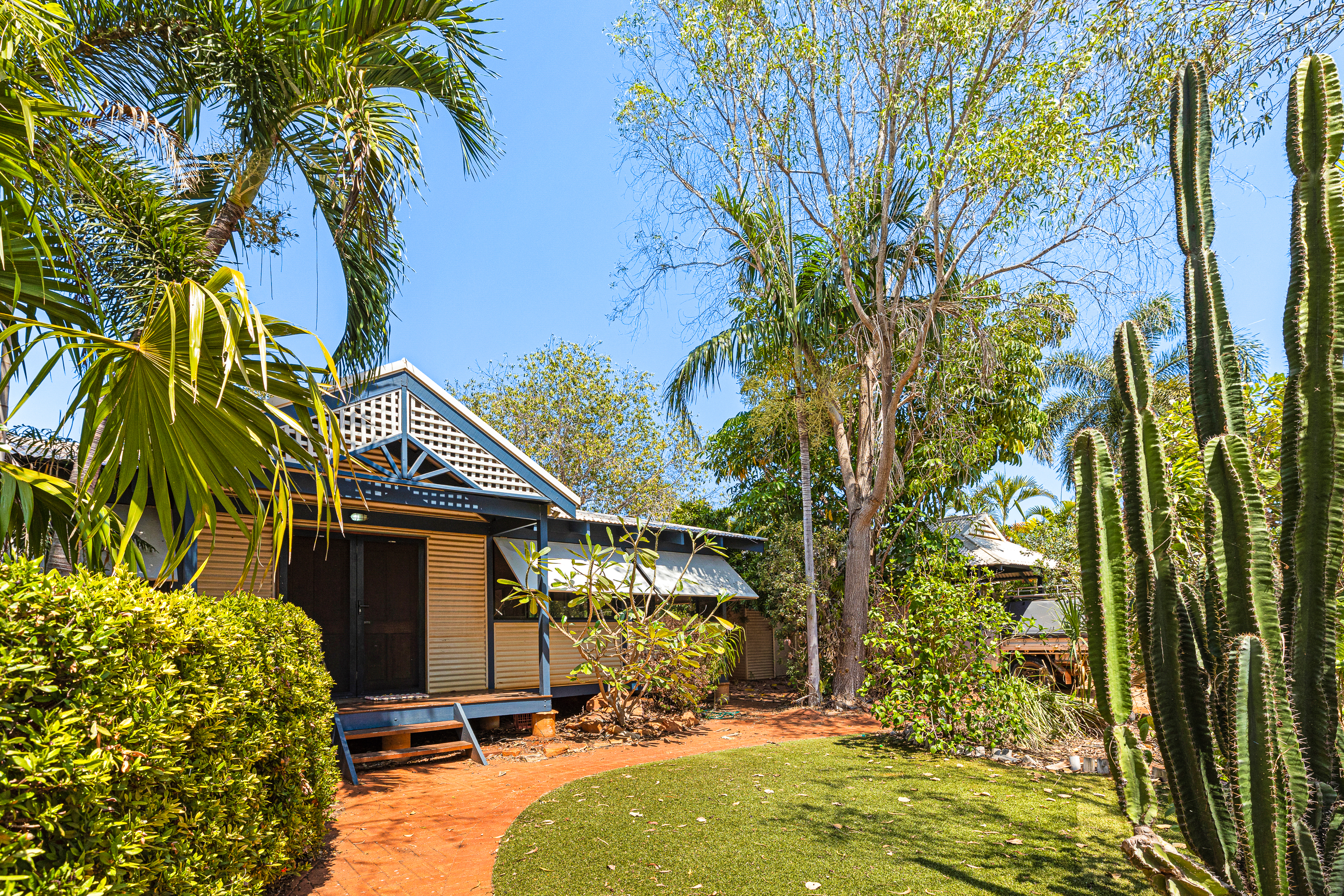 Charming Mini Master Pearler in Cable Beach