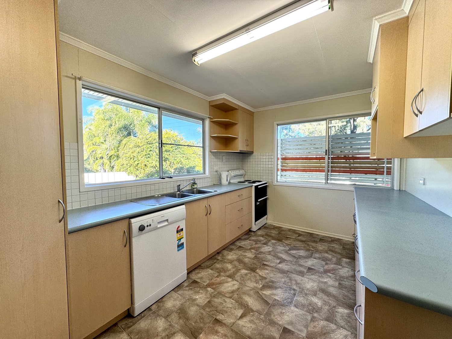 3 FLINDERS Drive, Moranbah For Lease by Infinity Property Specialists - image 4