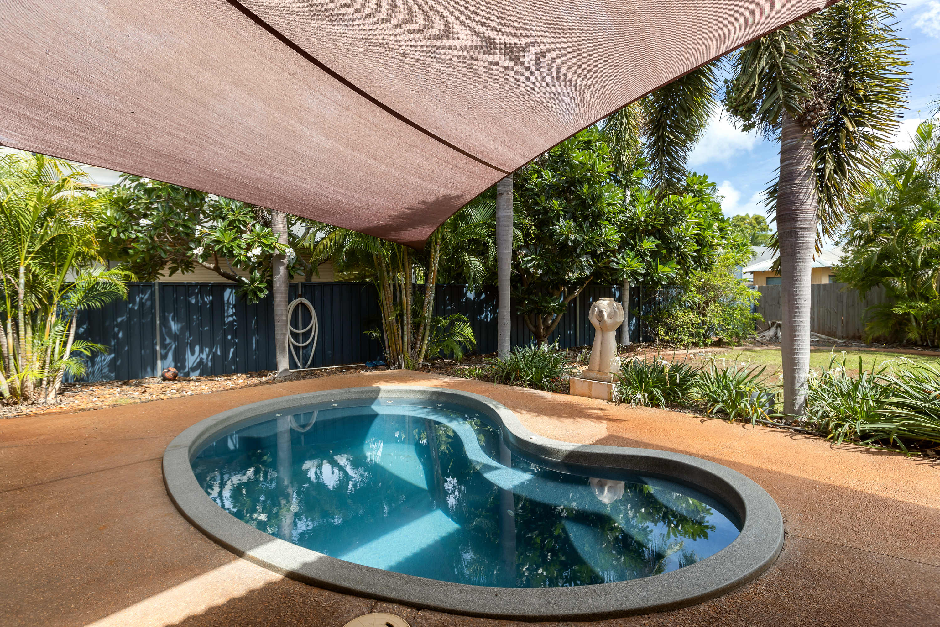 Modern Family Living with Pool, Shed & Side Access