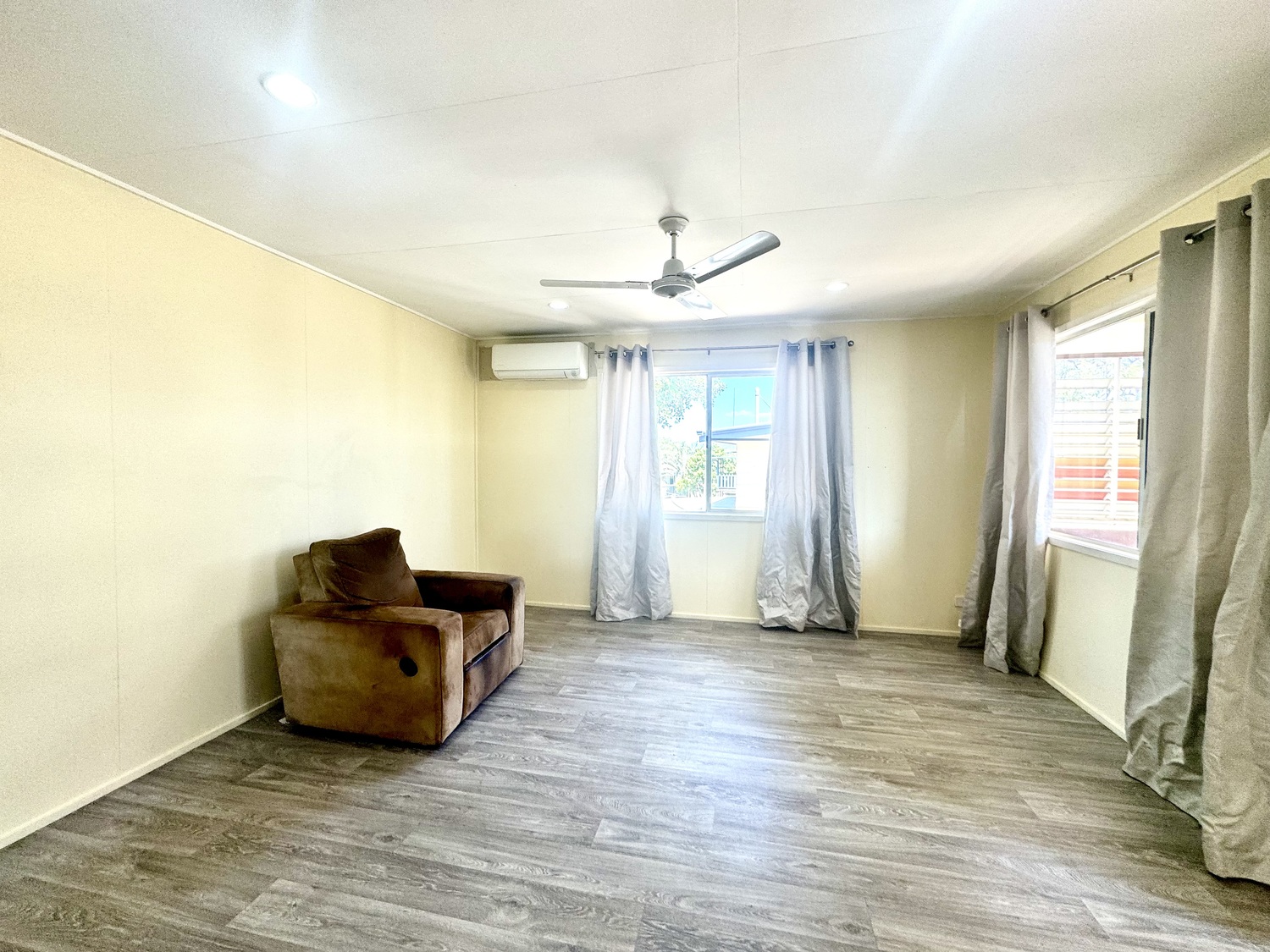 14 BRADMAN Street, Moranbah Sold by Infinity Property Specialists - image 5