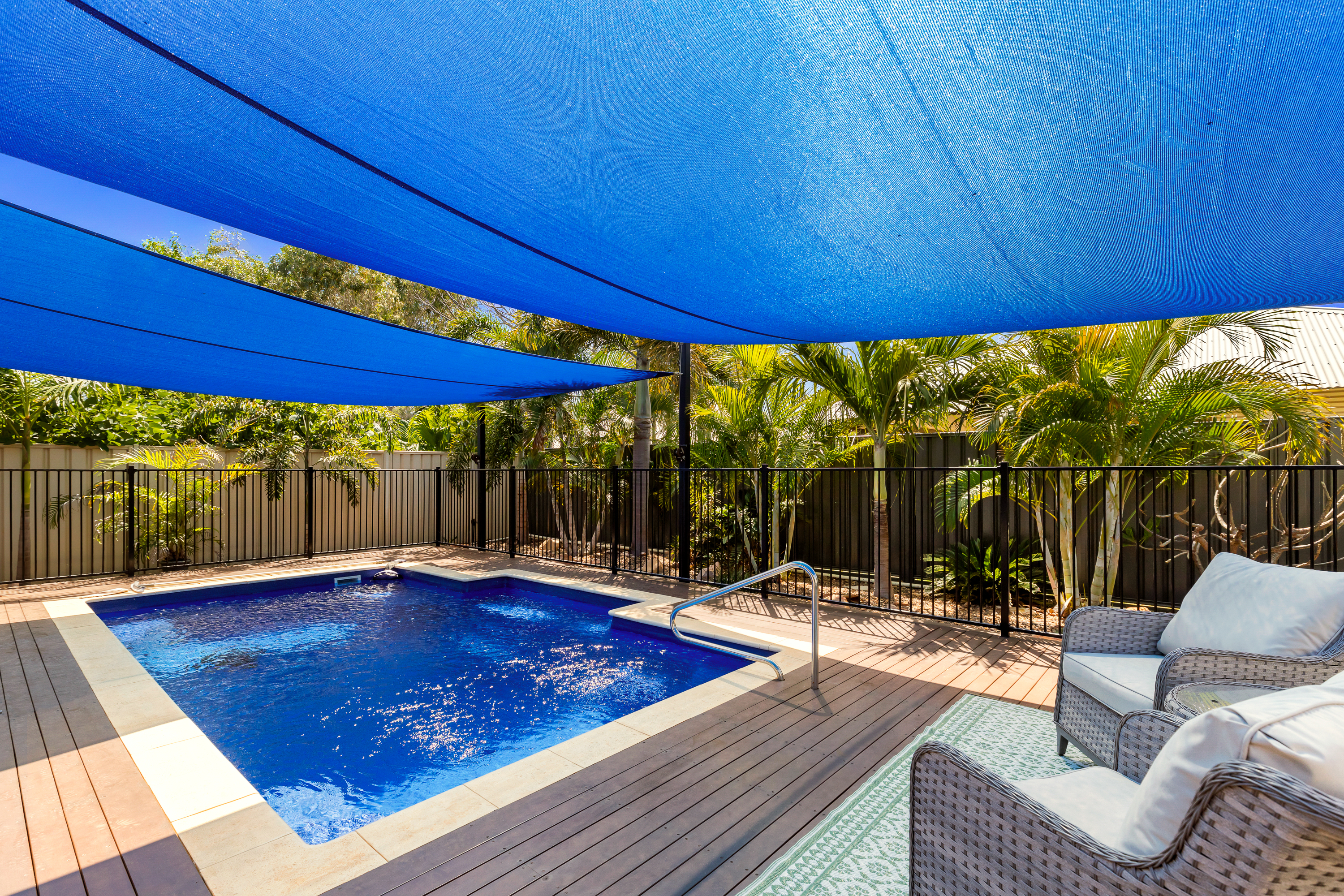 Grand Bilingurr Home with Pool AND Shed!
