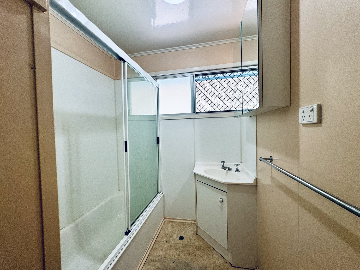 86 MILLS Avenue, Moranbah Sold by Infinity Property Specialists - image 5