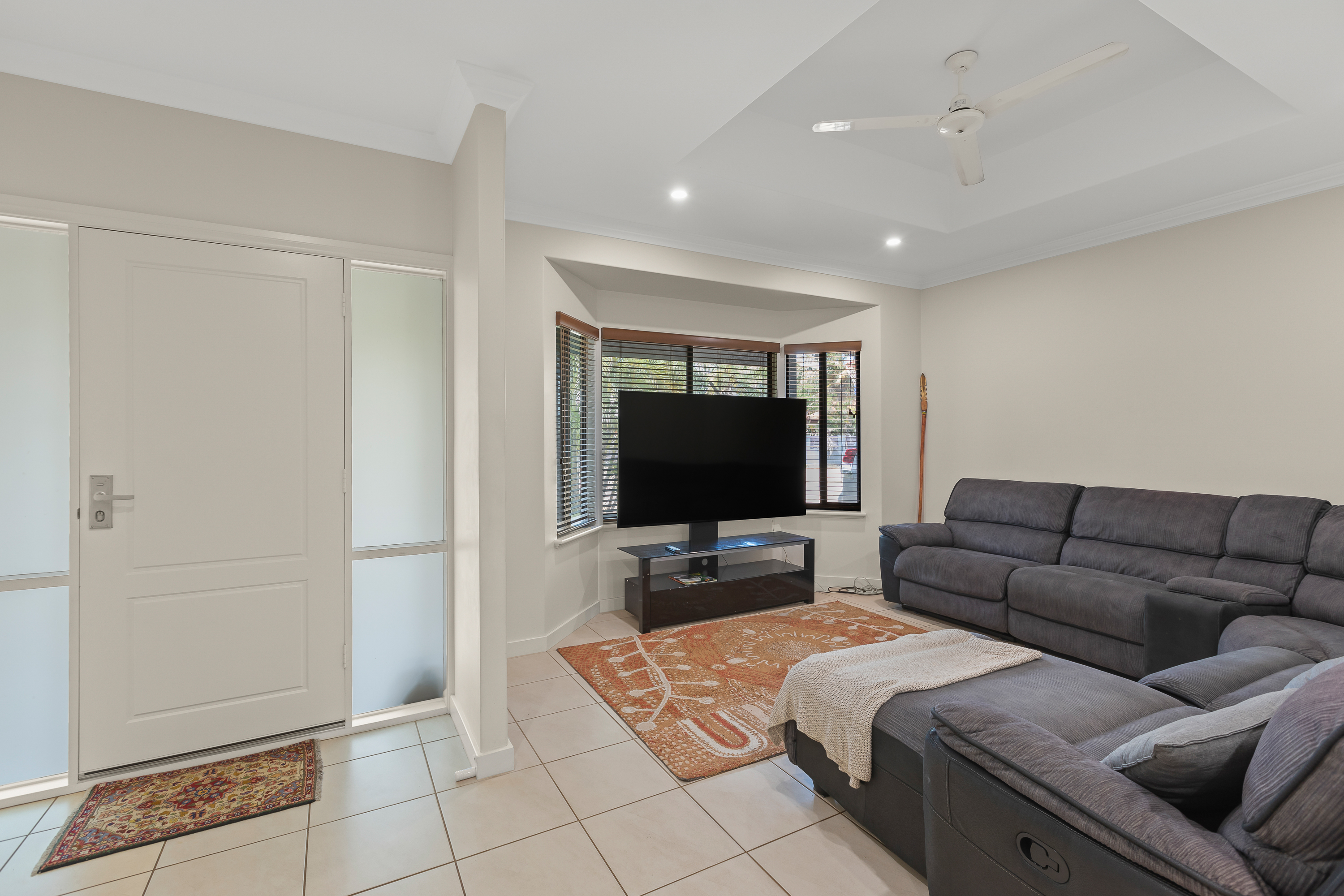 Modern Family Living with Pool, Shed & Side Access