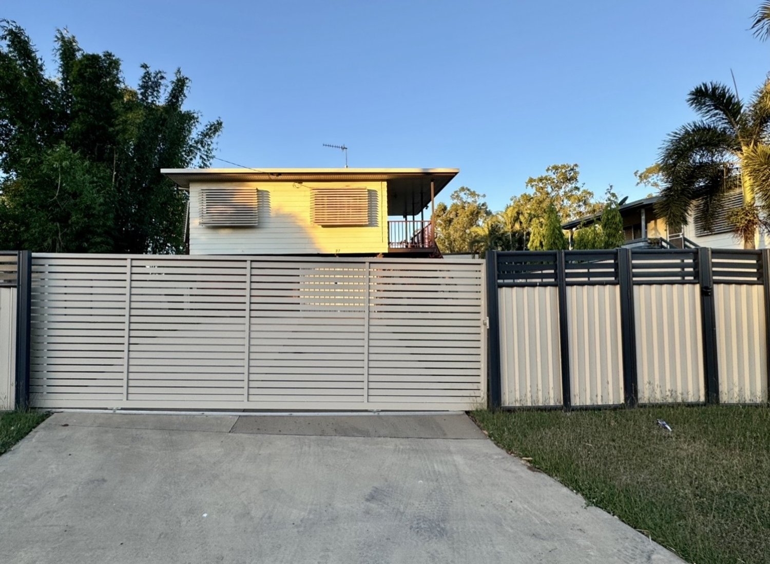 27  GOOLAGONG Crescent, Moranbah For Sale by Infinity Property Specialists