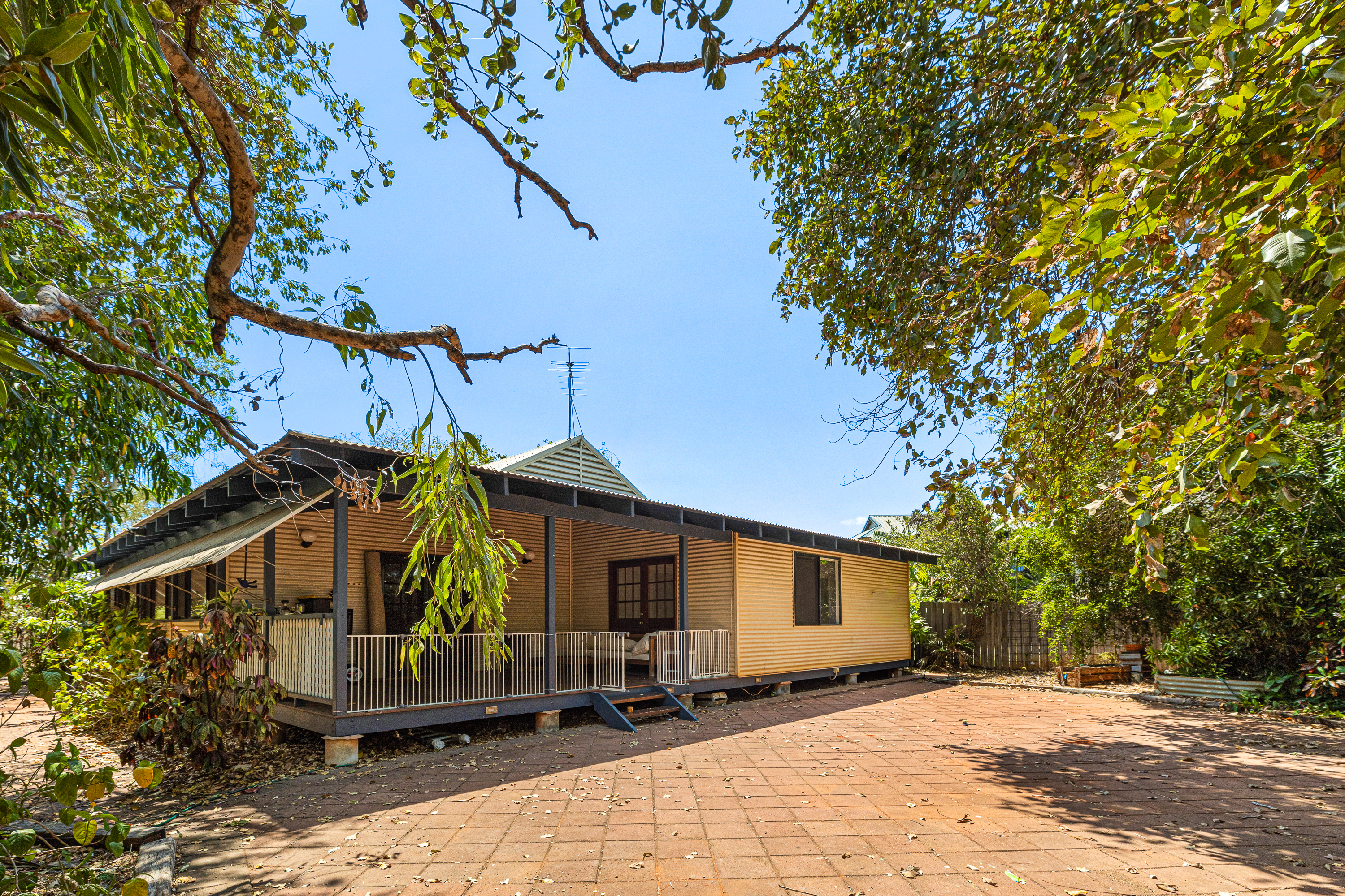 Charming Mini Master Pearler in Cable Beach
