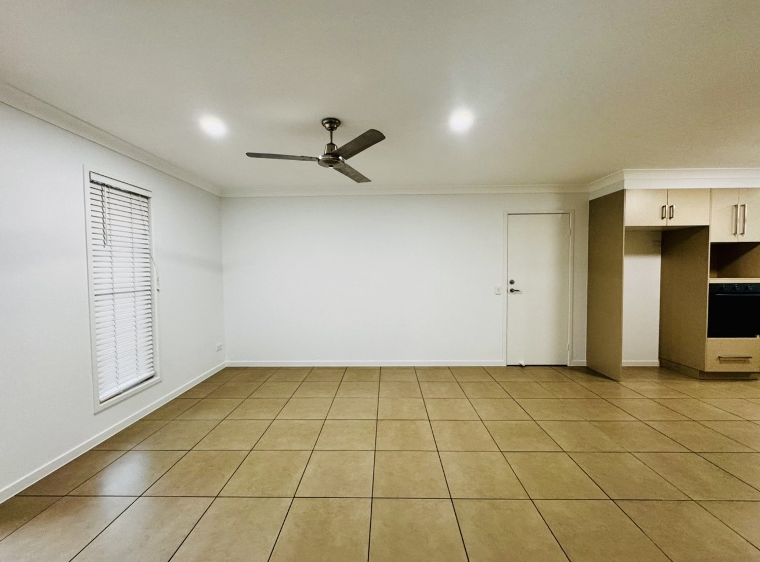 1/76 LAMBERT Drive, Moranbah Leased by Infinity Property Specialists - image 8