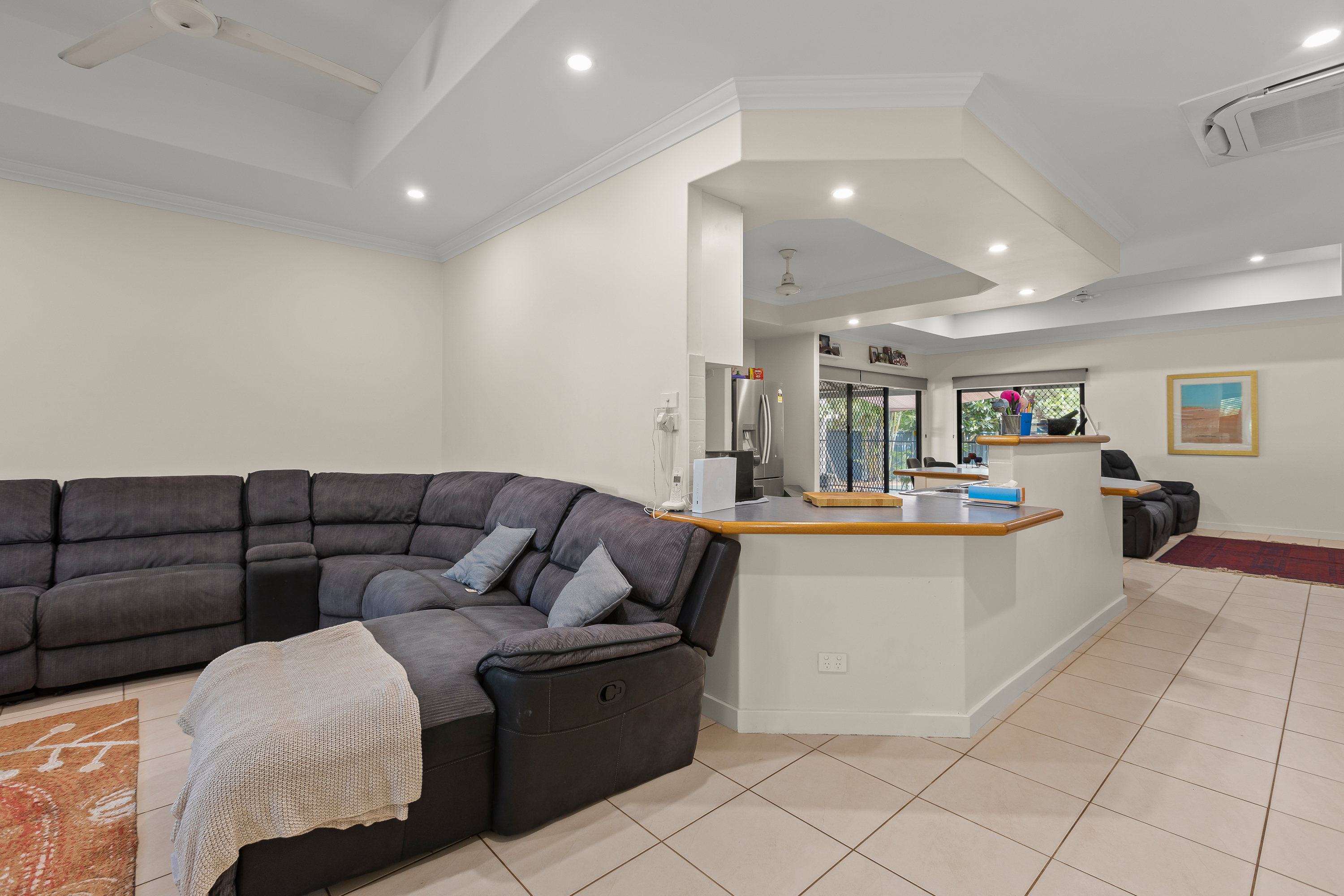 Modern Family Living with Pool, Shed & Side Access