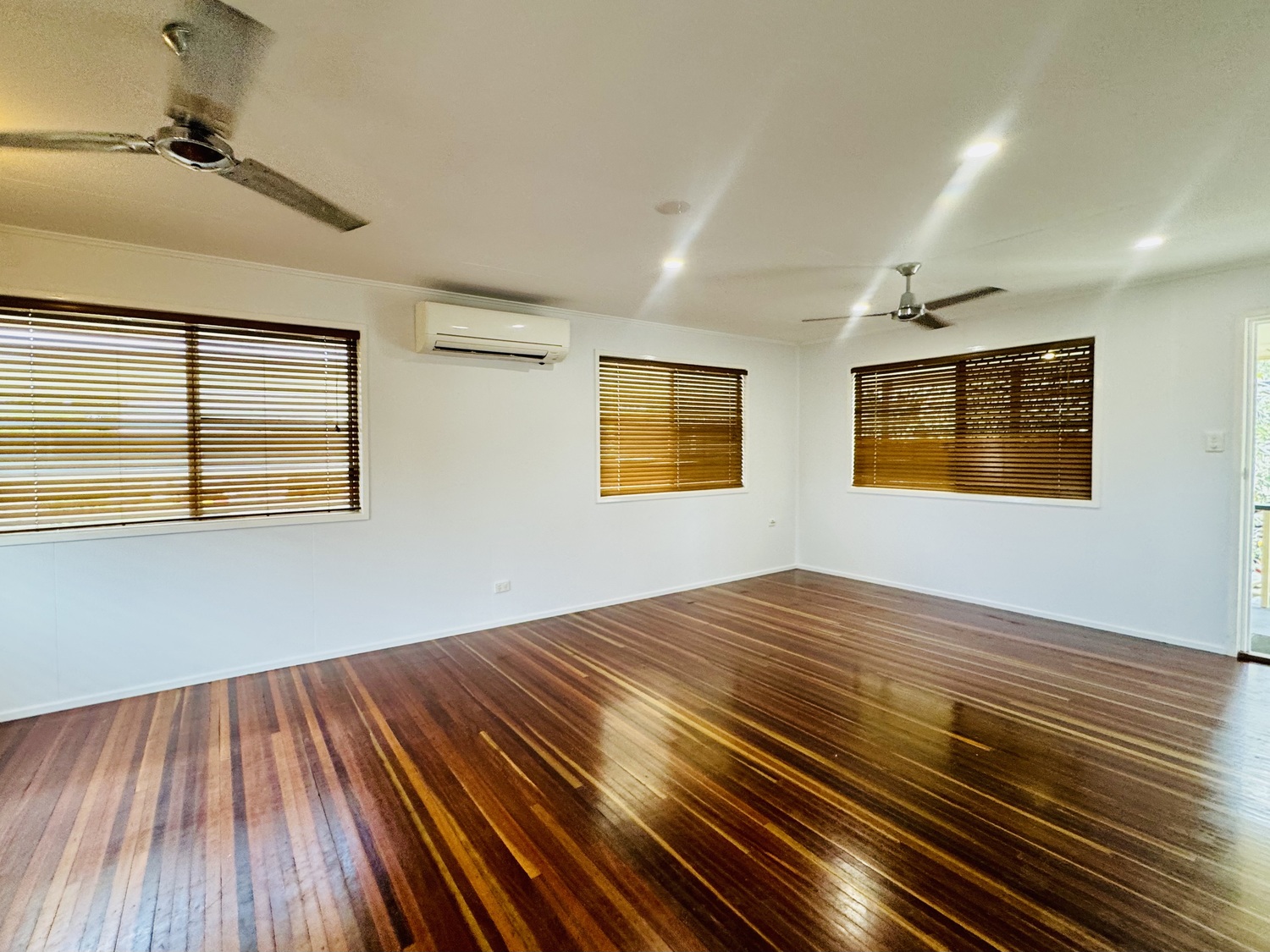 13 BARRACLOUGH Crescent, Moranbah Sold by Infinity Property Specialists - image 16