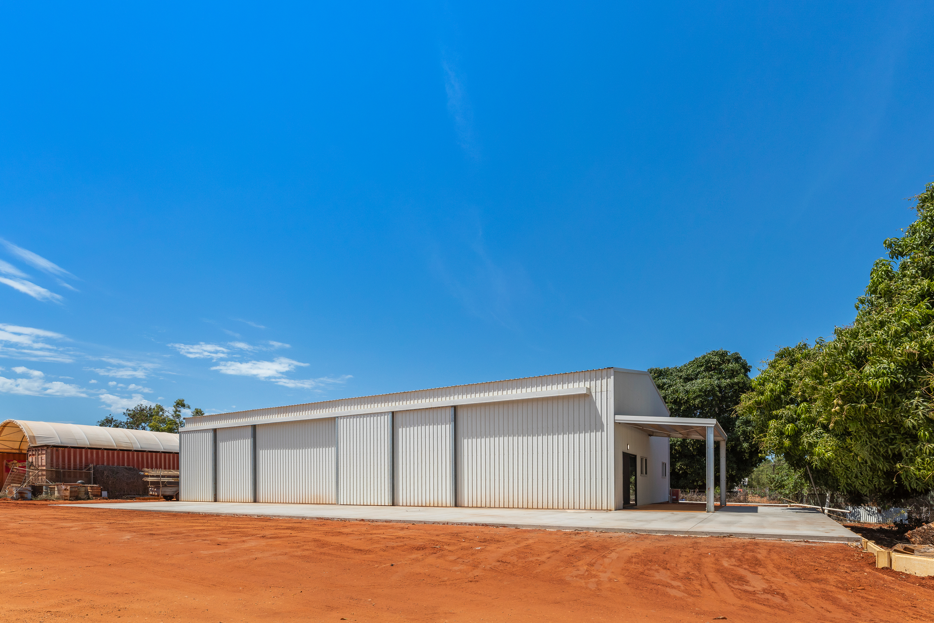 Secure Commercial Shed with Excellent Access & Hardstand