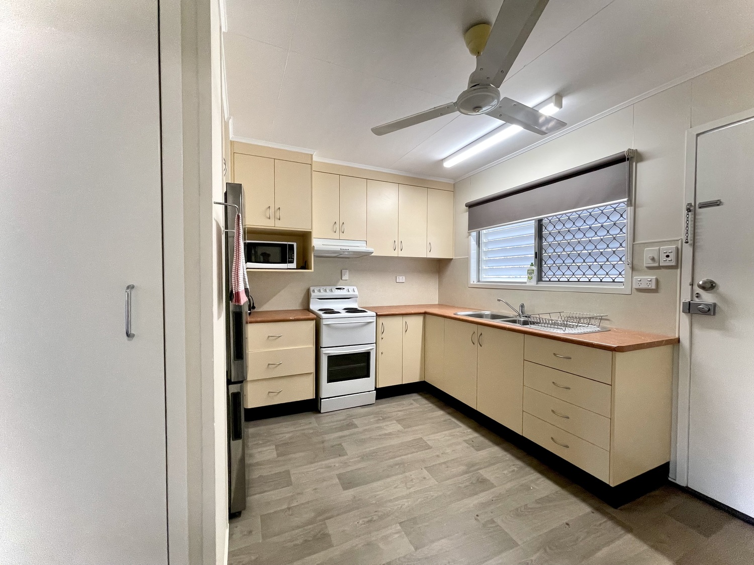 36 A And B MILLS Avenue, Moranbah For Sale by Infinity Property Specialists - image 15