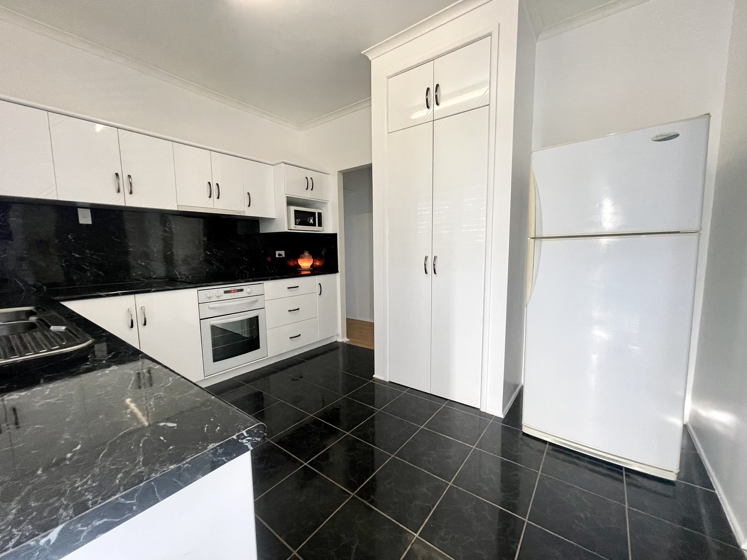 6 JACKSON Avenue, Moranbah Sold by Infinity Property Specialists - image 5