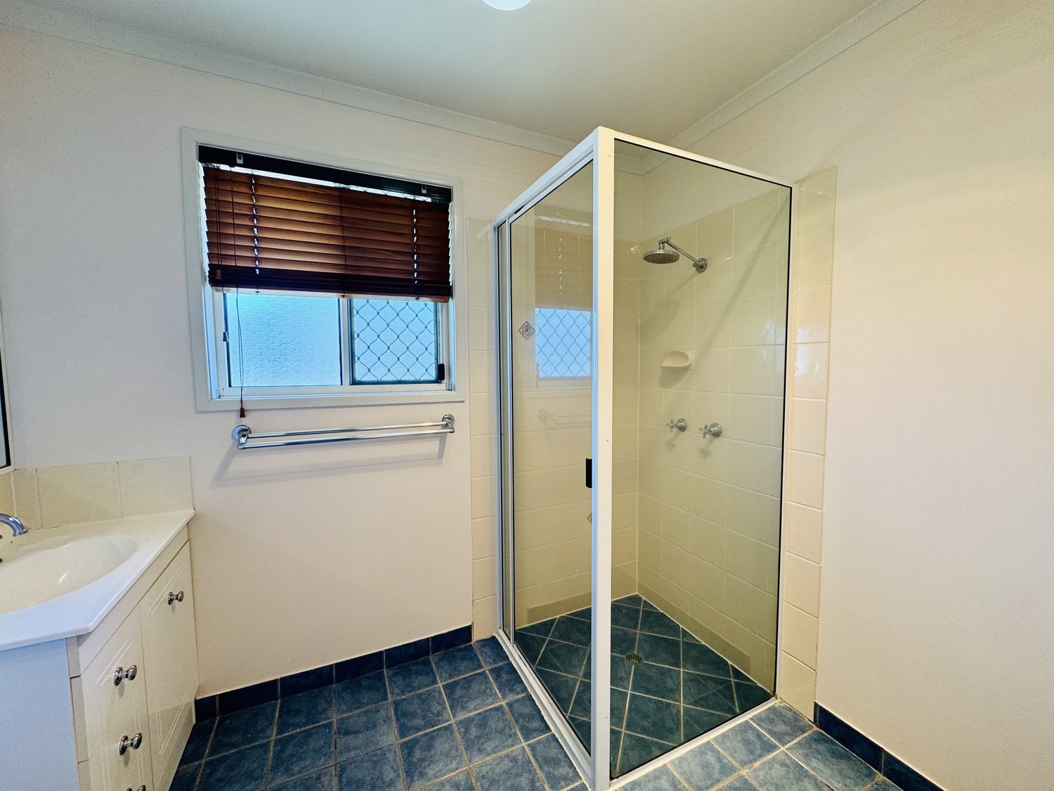 44 YEATES Street, Moranbah Leased by Infinity Property Specialists - image 8