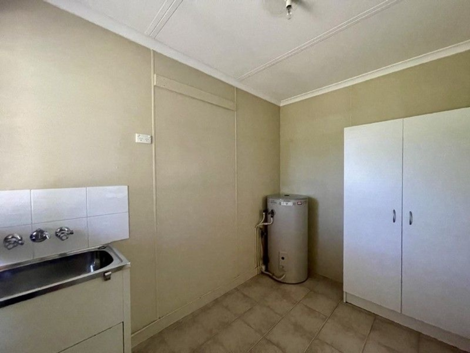 1 & 2/8 RENIER Crescent, Moranbah Sold by Infinity Property Specialists - image 23