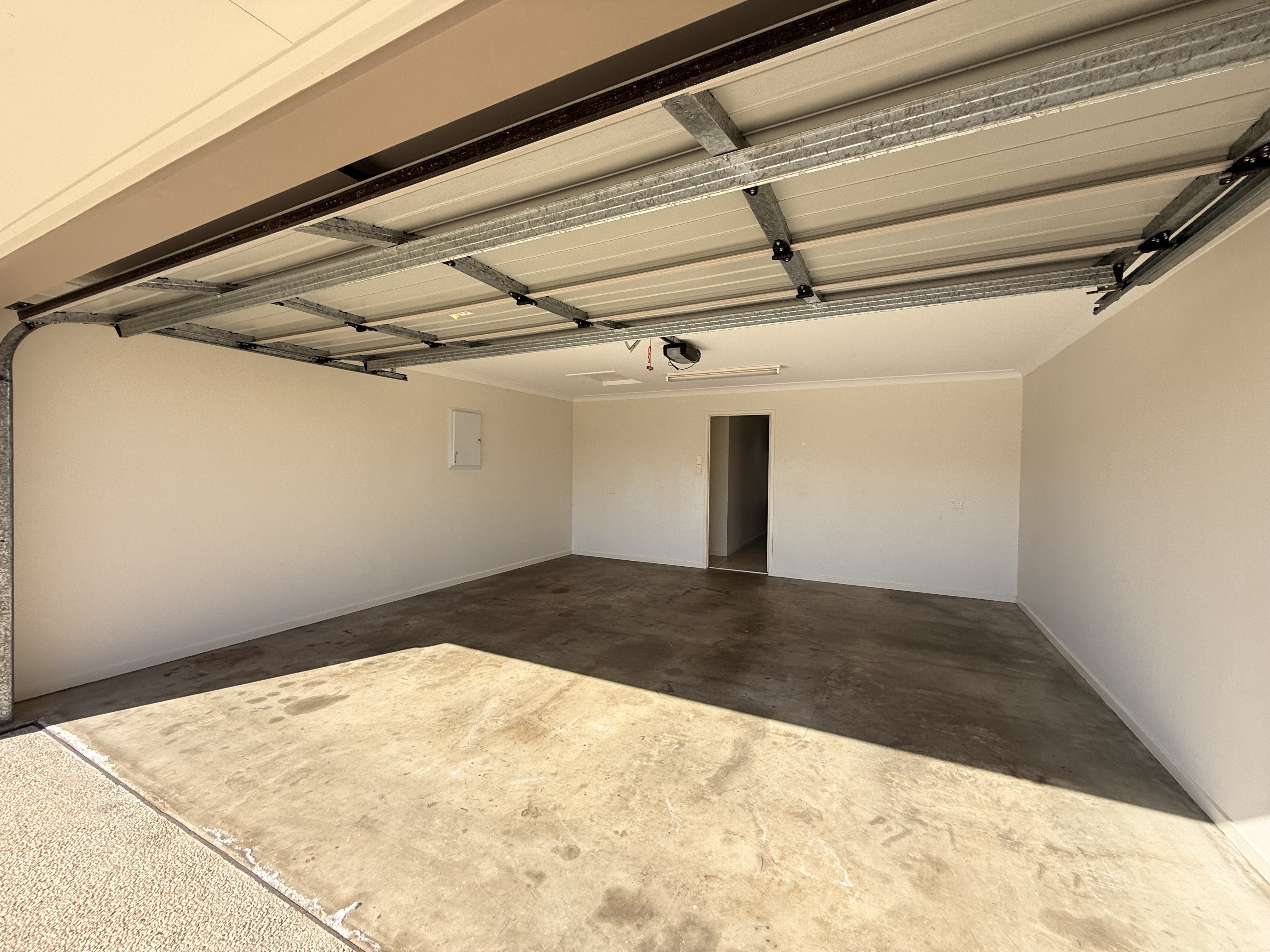 Executive Rental  3 Phoenix Crescent, Rural View QLD 4740