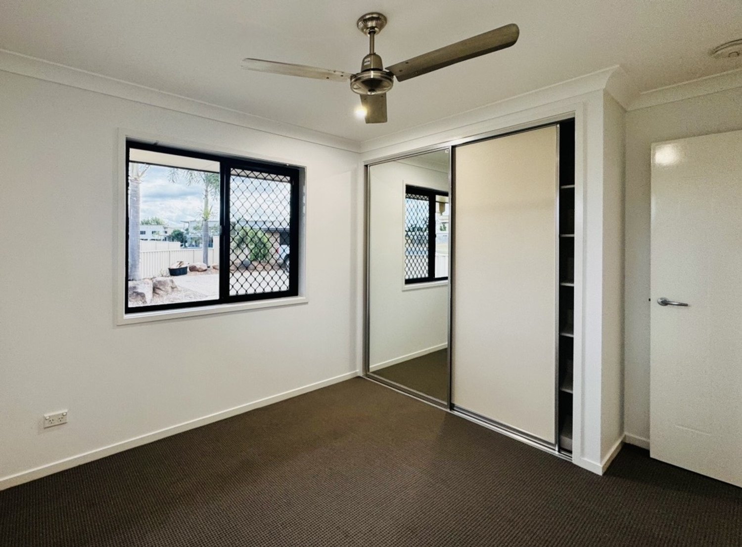 1/76 LAMBERT Drive, Moranbah Leased by Infinity Property Specialists - image 12