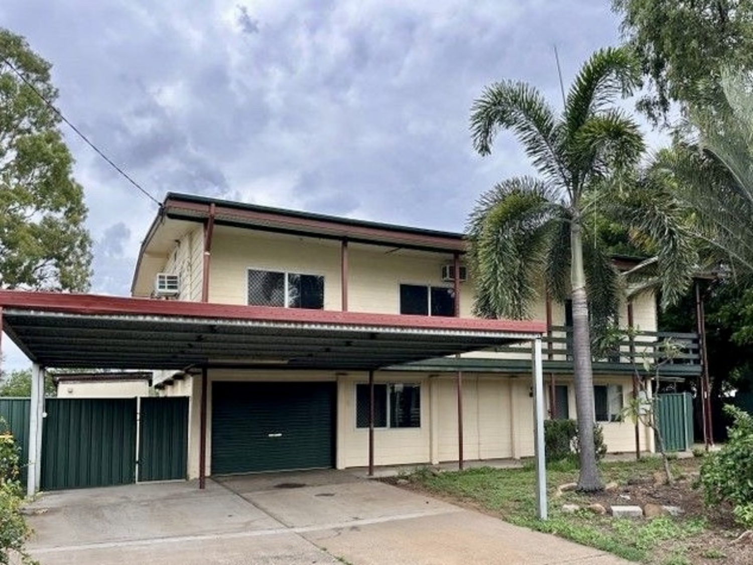 26 BARRACLOUGH Crescent, Moranbah Sold by Infinity Property Specialists - image 2