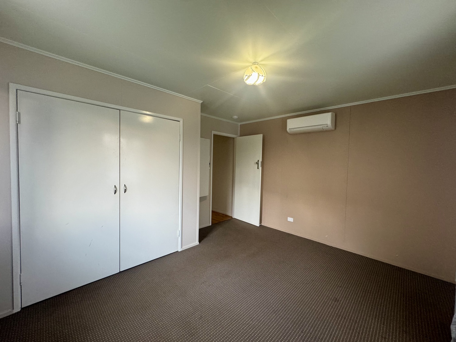 24  LAWSON Drive, Moranbah Sold by Infinity Property Specialists - image 13