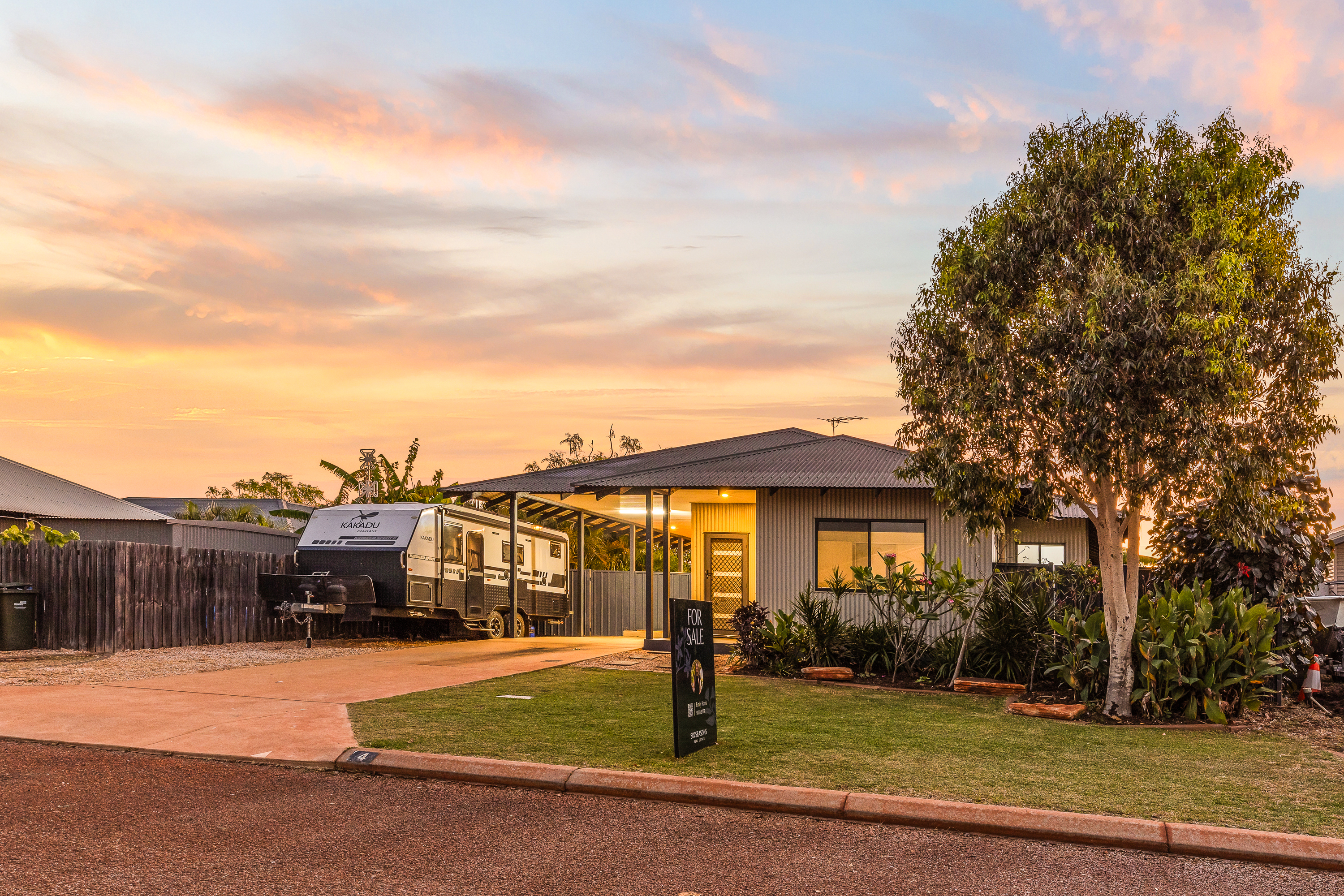 Poolside Living in Popular Broome North