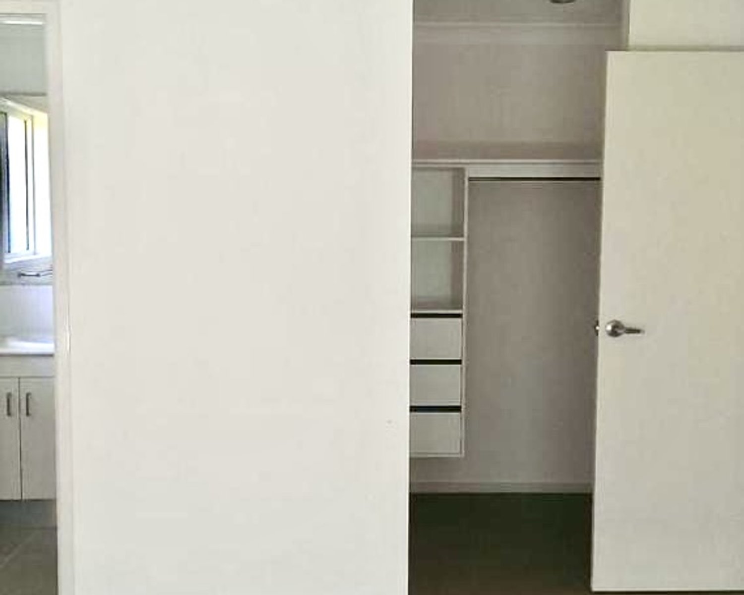 3 RAVEN Crescent, Moranbah Leased by Infinity Property Specialists - image 5