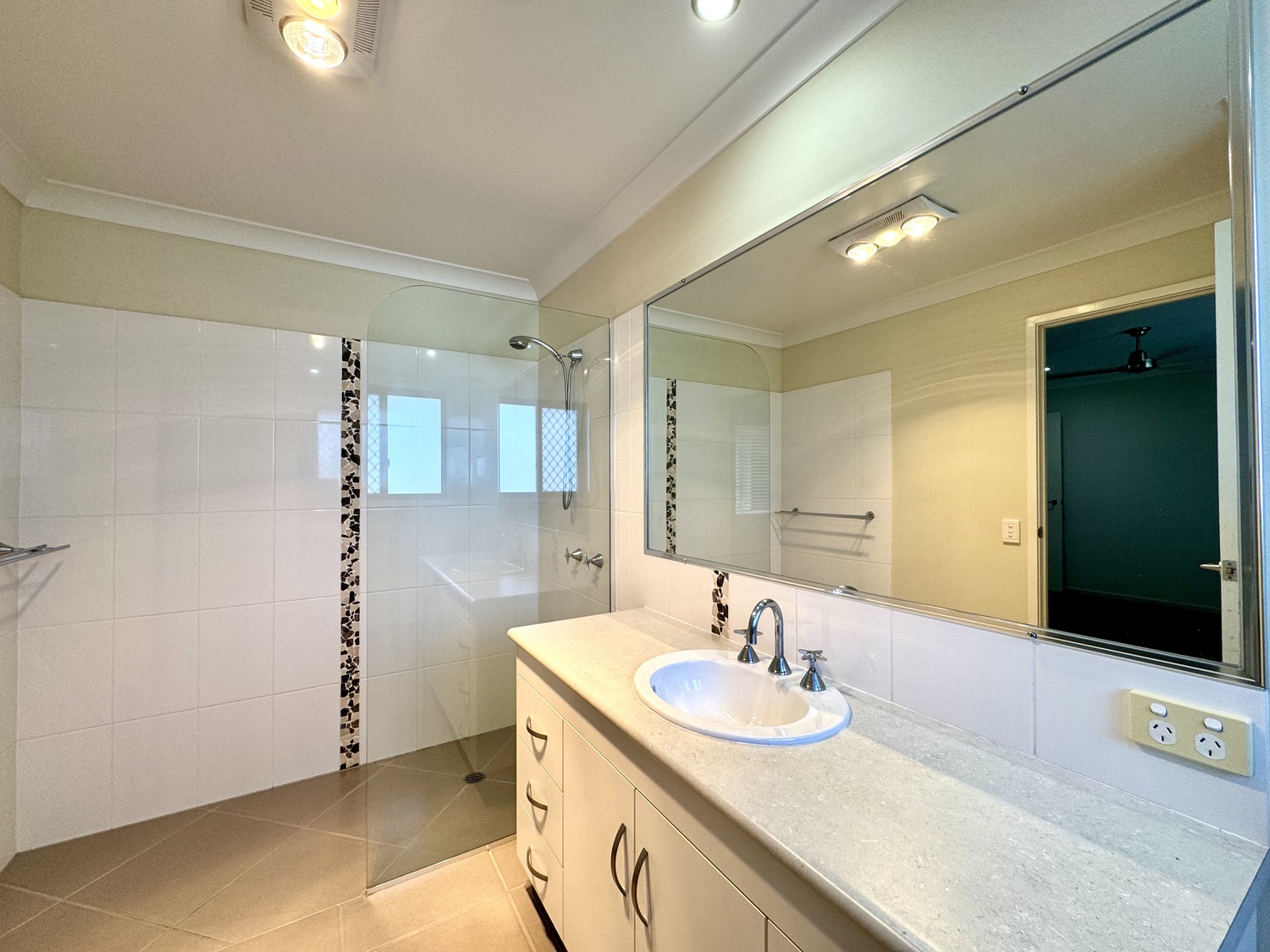 2/18 BURKE Drive, Moranbah For Sale by Infinity Property Specialists - image 8