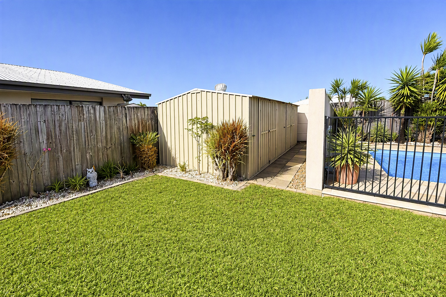 Executive Rental  3 Phoenix Crescent, Rural View QLD 4740