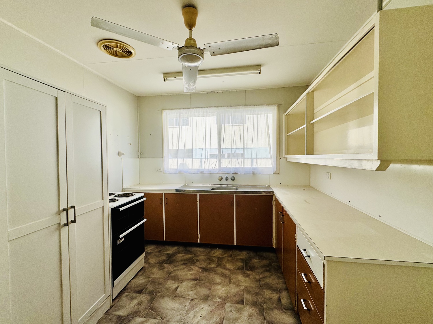 6 MENZIES Court, Moranbah Sold by Infinity Property Specialists - image 6
