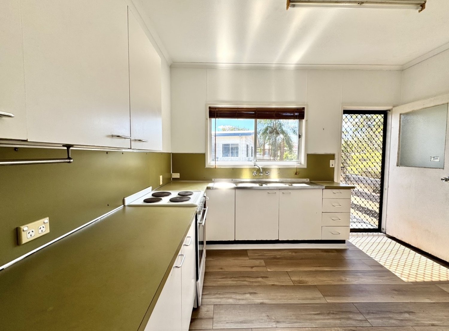 9 JACKSON Avenue, Moranbah For Sale by Infinity Property Specialists - image 6