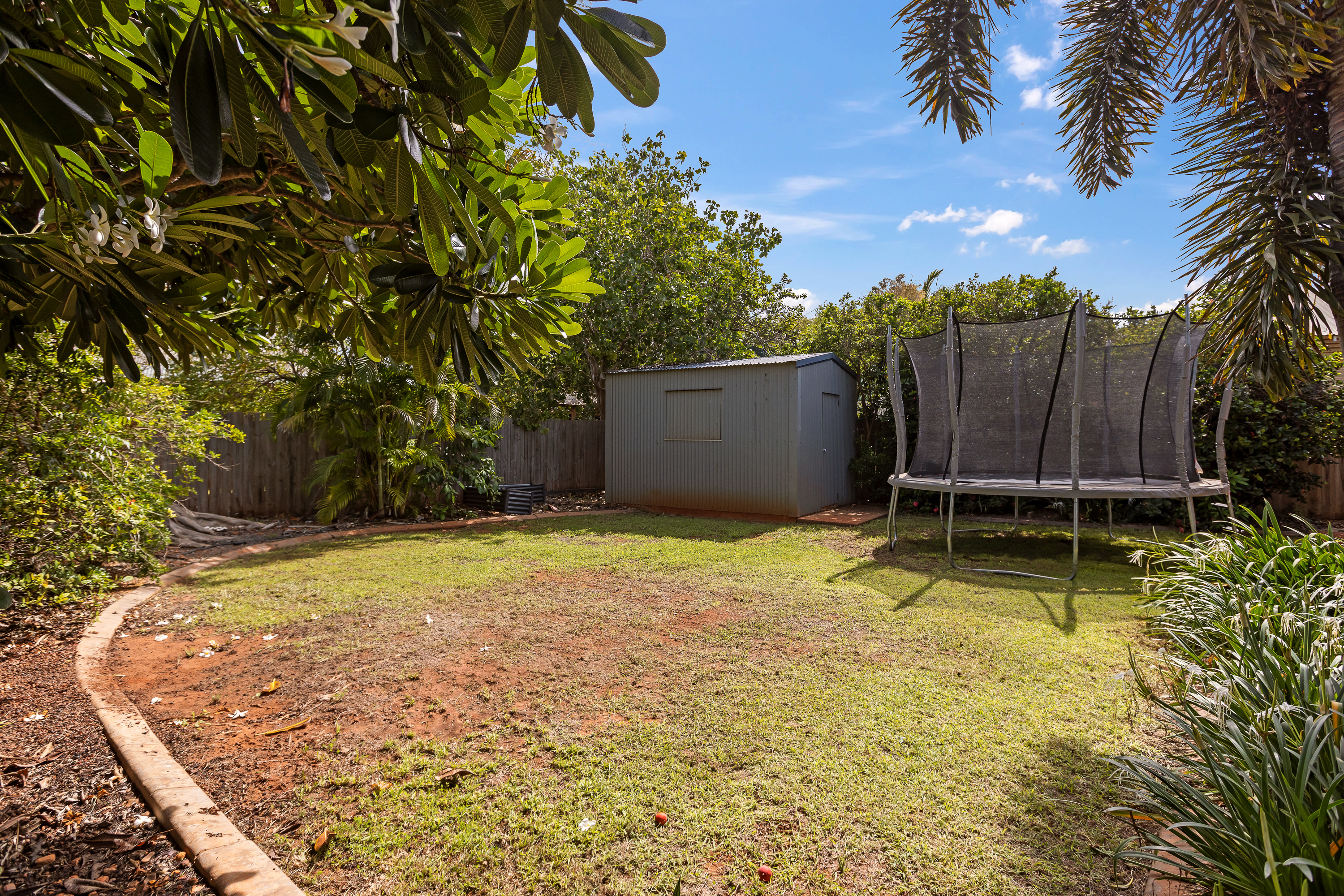 Modern Family Living with Pool, Shed & Side Access