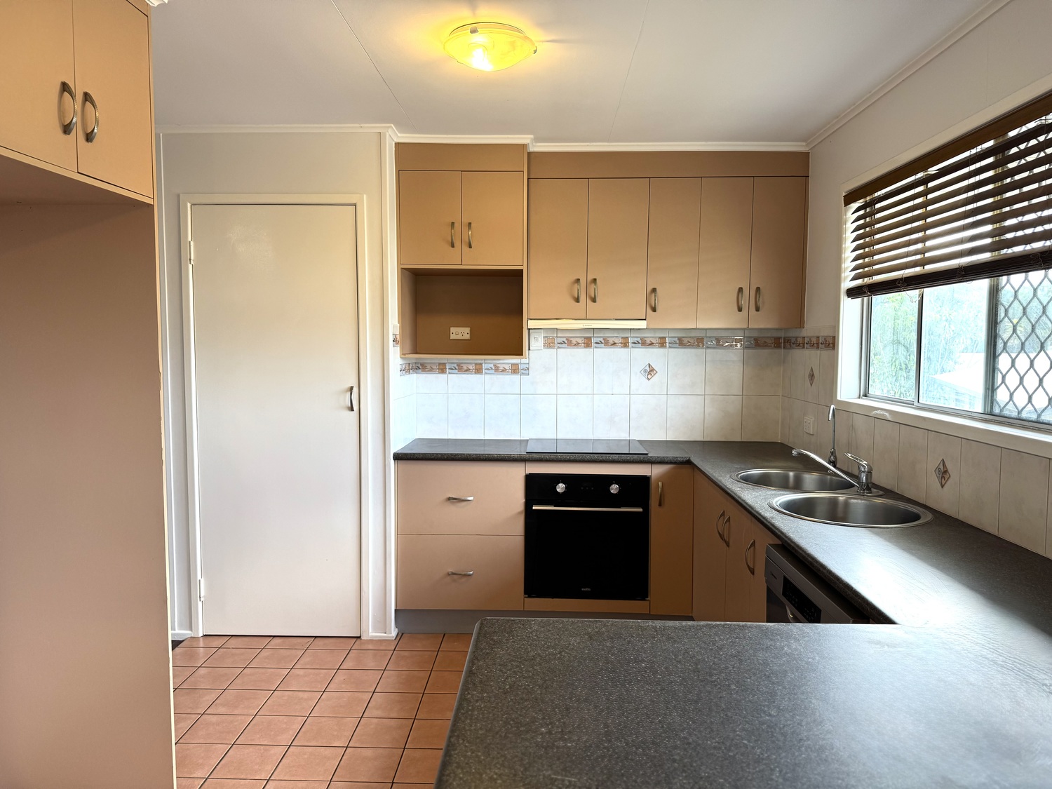 13 BARRACLOUGH Crescent, Moranbah Sold by Infinity Property Specialists - image 18