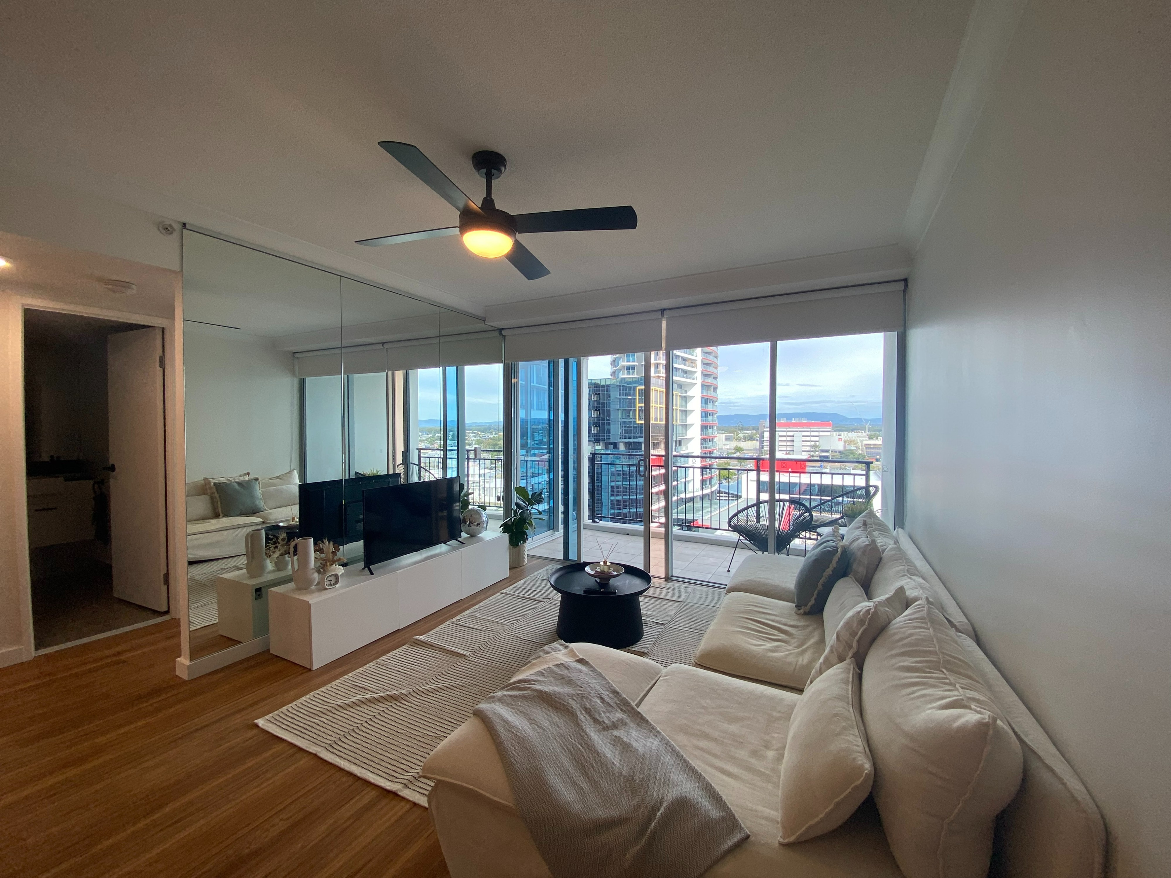 1098/56 Scarborough St, SOUTHPORT, QLD 4215, Southport - Thumbnail 2