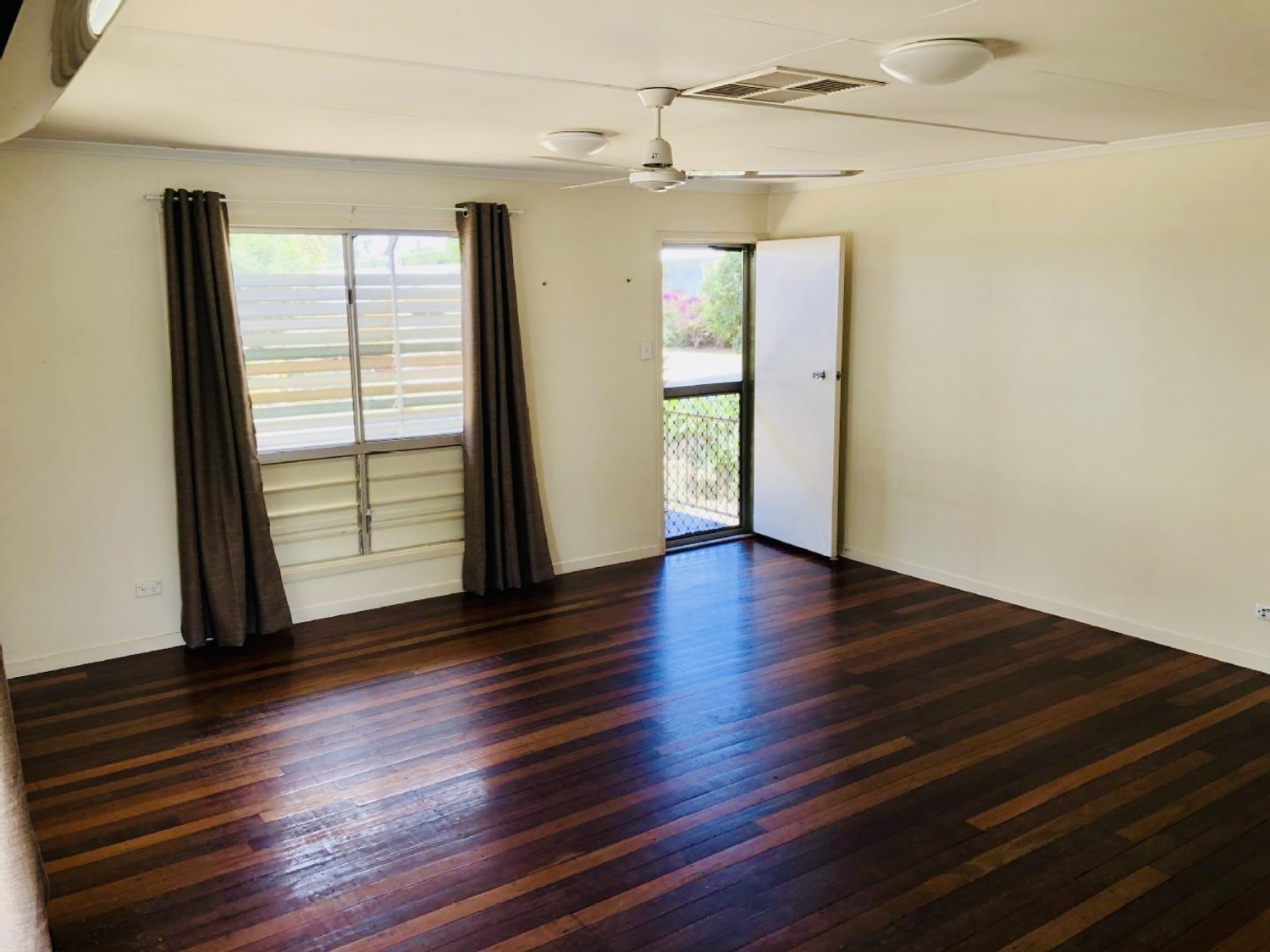 33 LESLIE Drive, Moranbah Sold by Infinity Property Specialists - image 6