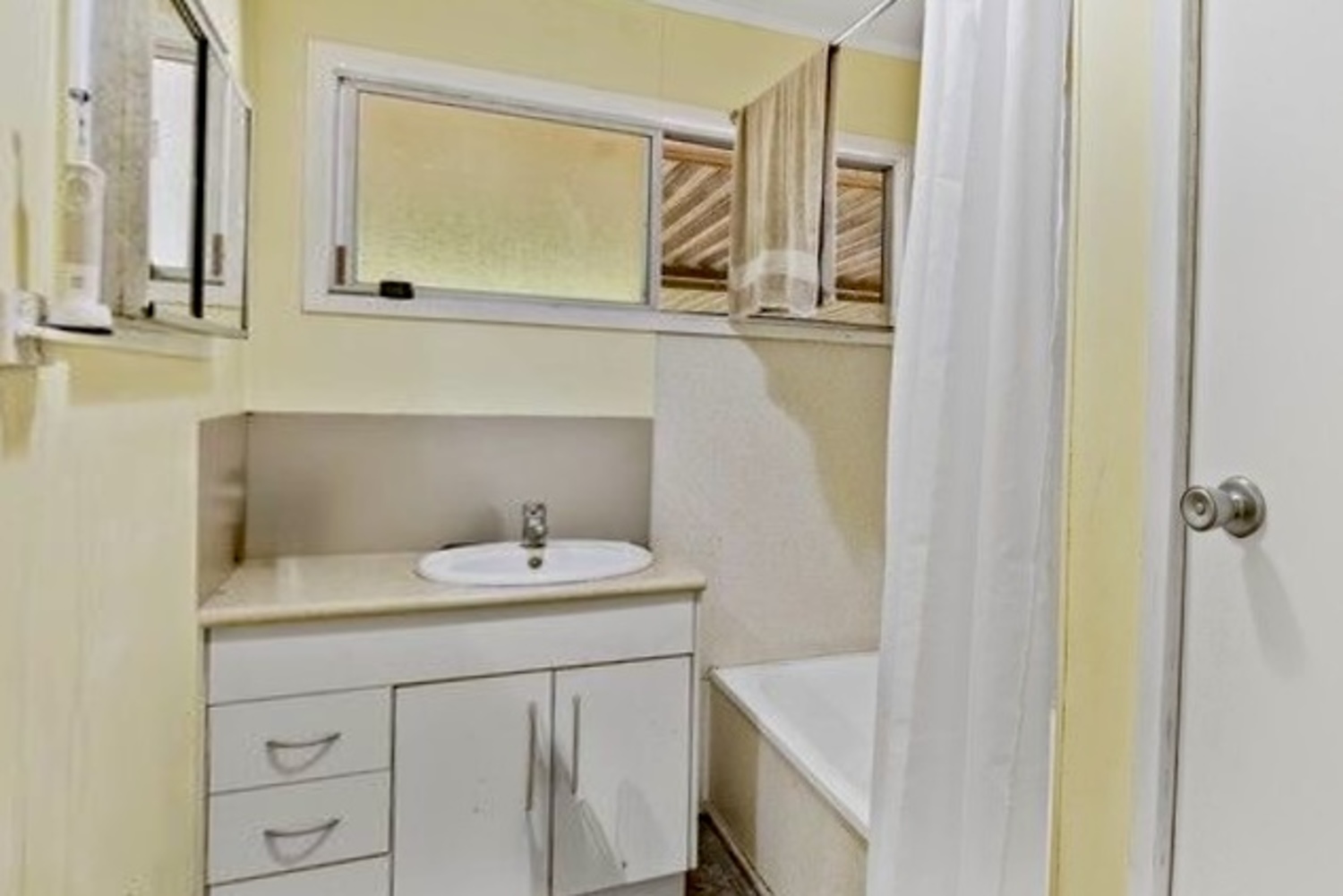 15 ROLFE Street, Moranbah Sold by Infinity Property Specialists - image 12
