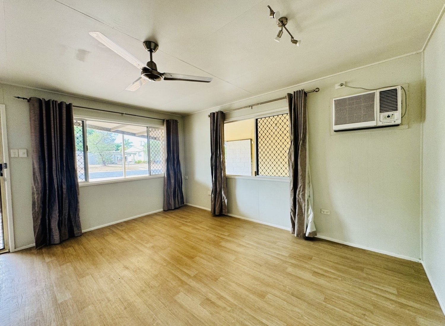 3 ROLFE Estate, Moranbah Leased by Infinity Property Specialists - image 5
