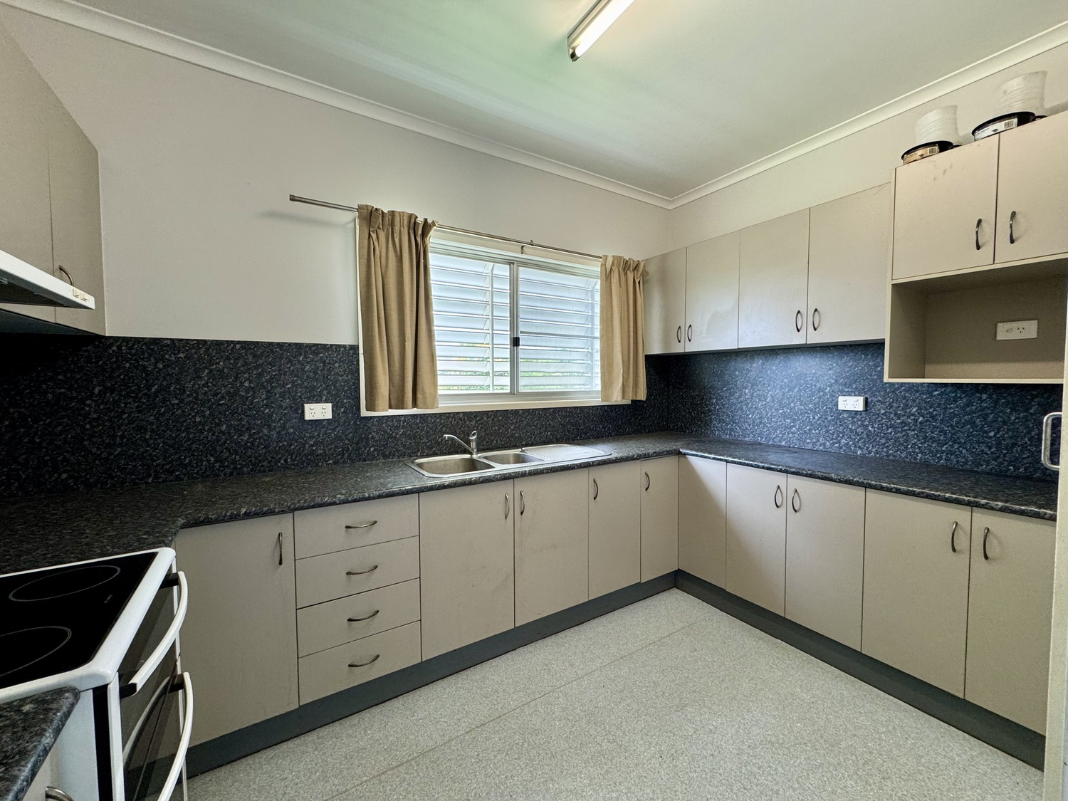 27 CUTHBERT Street, Moranbah Sold by Infinity Property Specialists - image 4