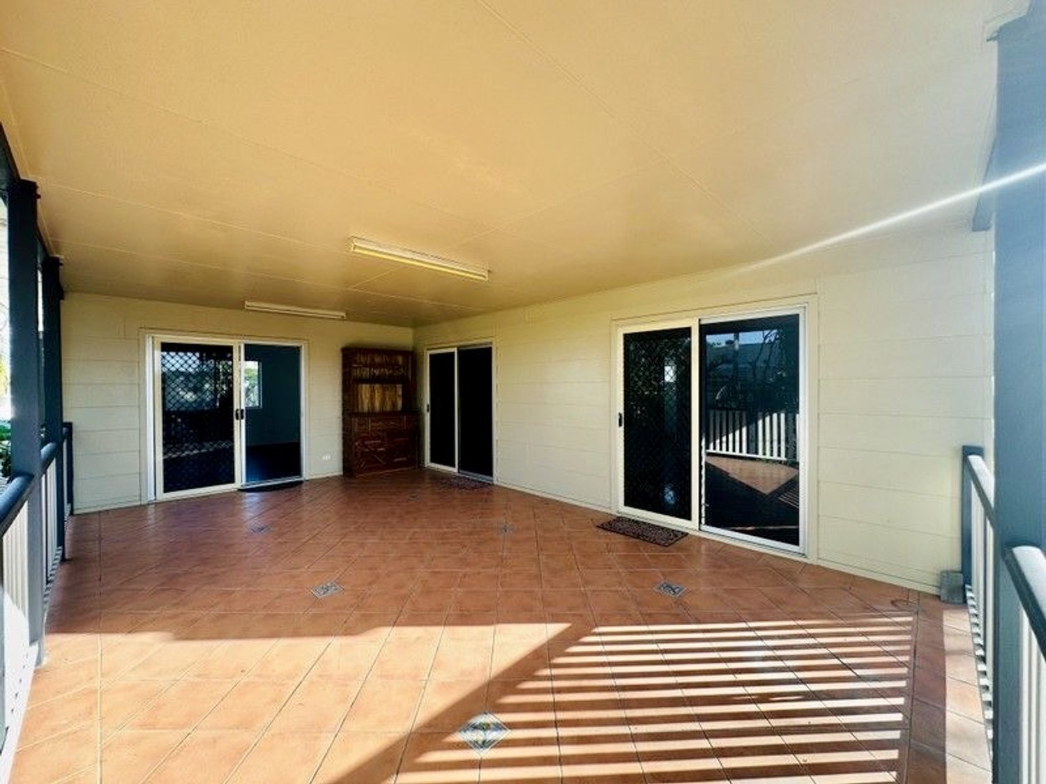 10 FLIGHT Drive, Moranbah For Sale by Infinity Property Specialists - image 4