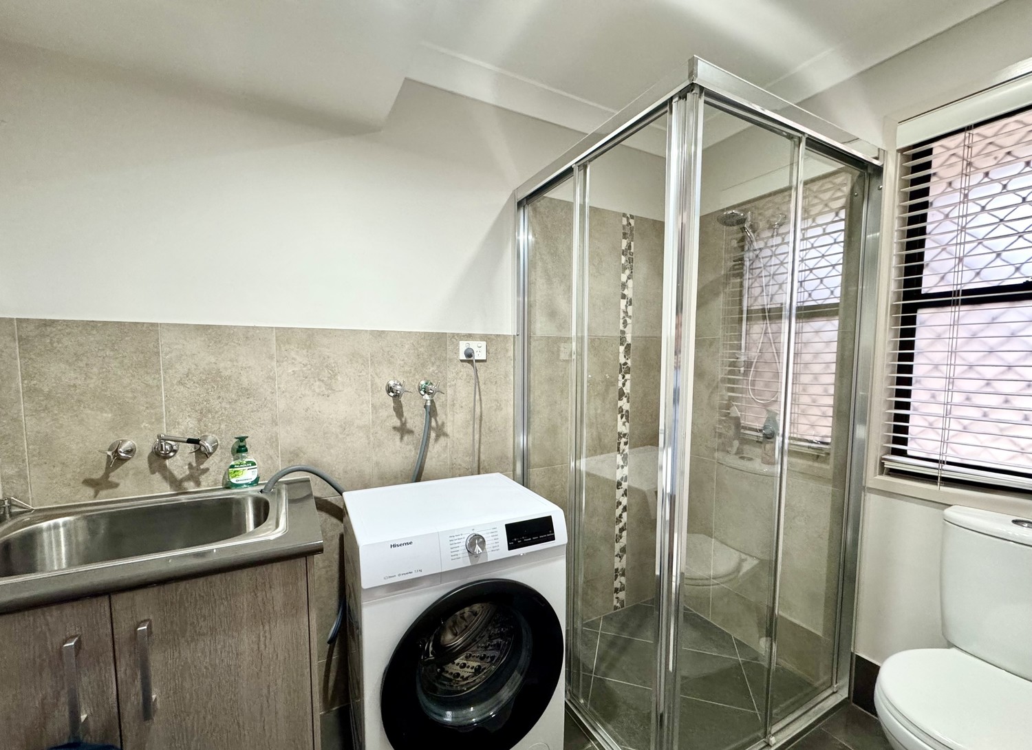 7/8-10  LAMBERT Drive, Moranbah Sold by Infinity Property Specialists - image 17