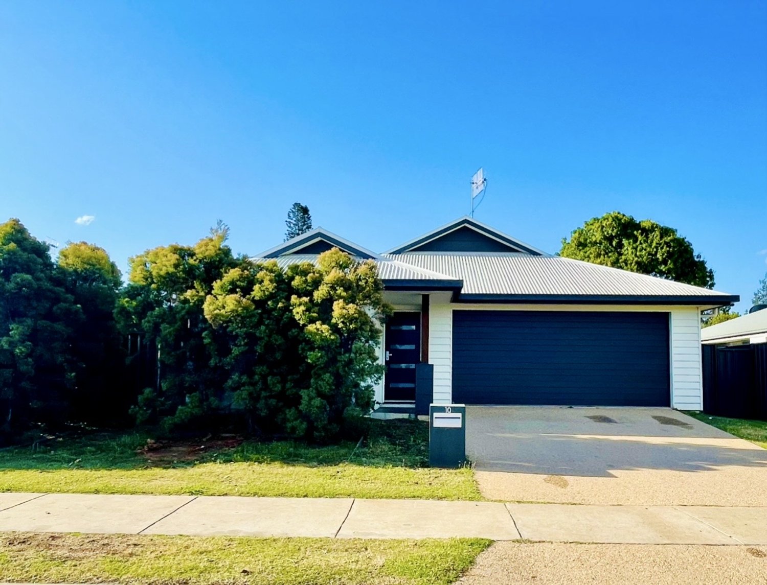 10 BUSHLARK Drive, Moranbah Sold by Infinity Property Specialists - image 2