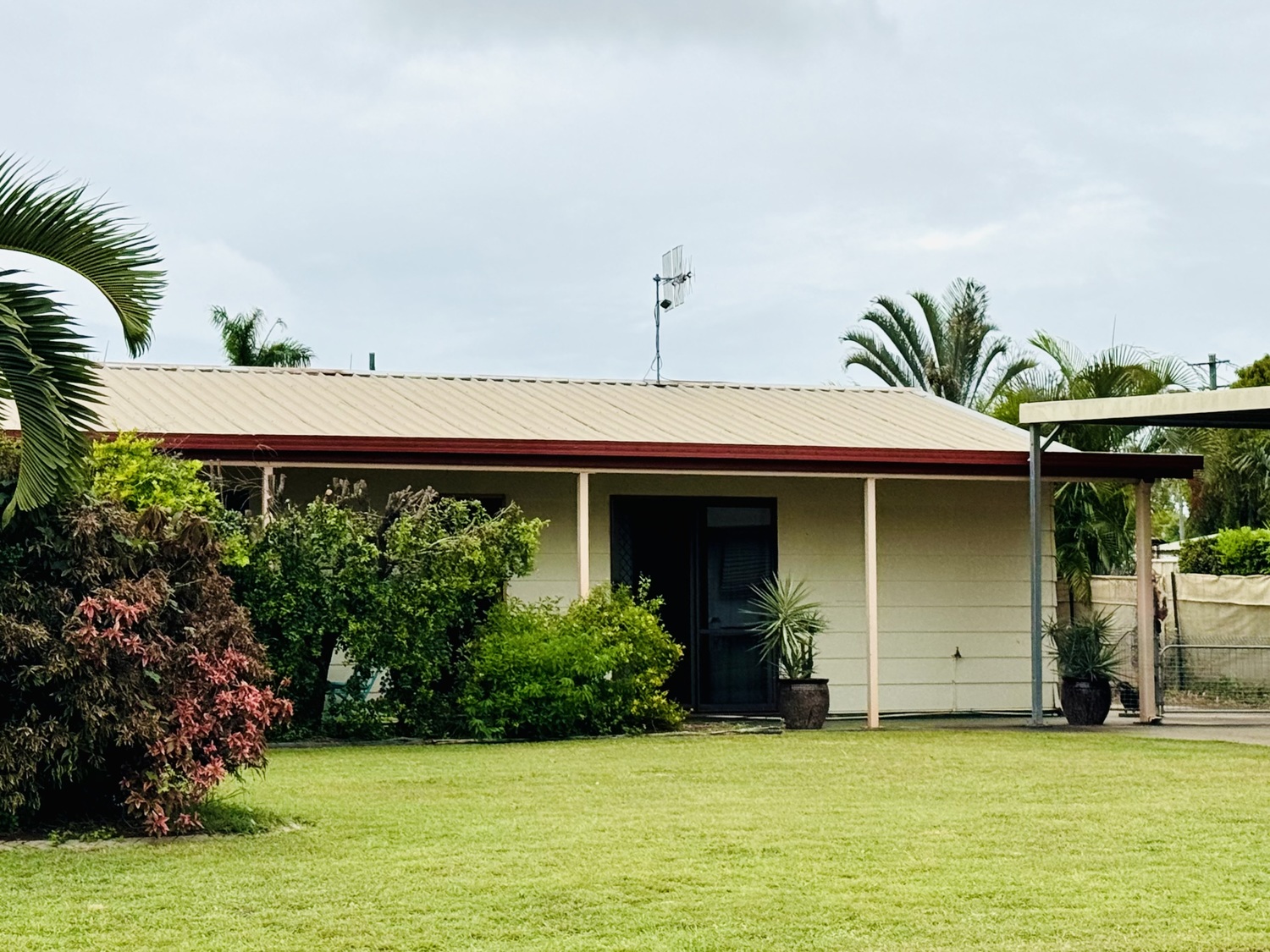 28 BARRACLOUGH Crescent, Moranbah Sold by Infinity Property Specialists - image 3