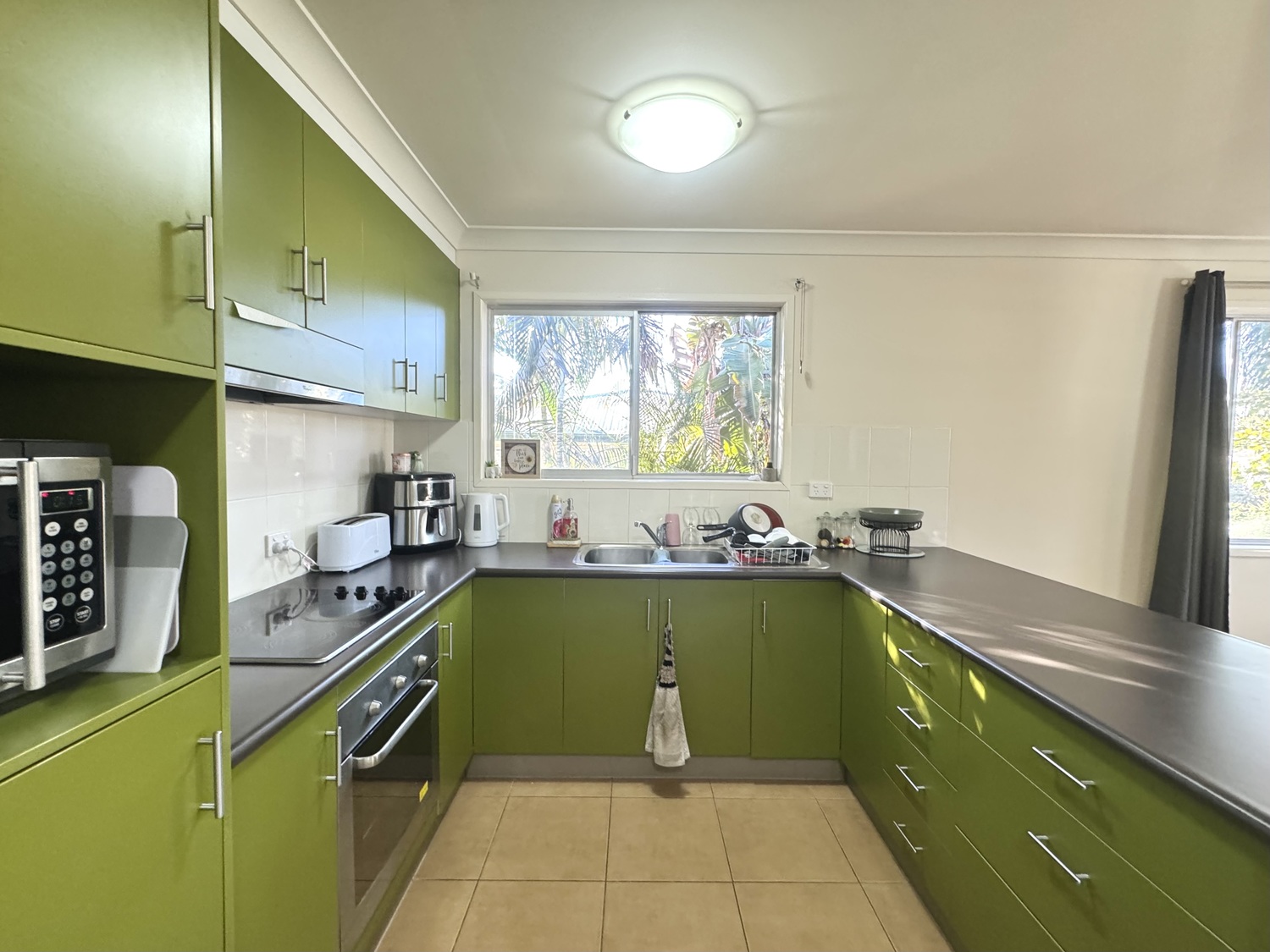 A & B/11 MACARTHUR Street, Moranbah Sold by Infinity Property Specialists - image 7