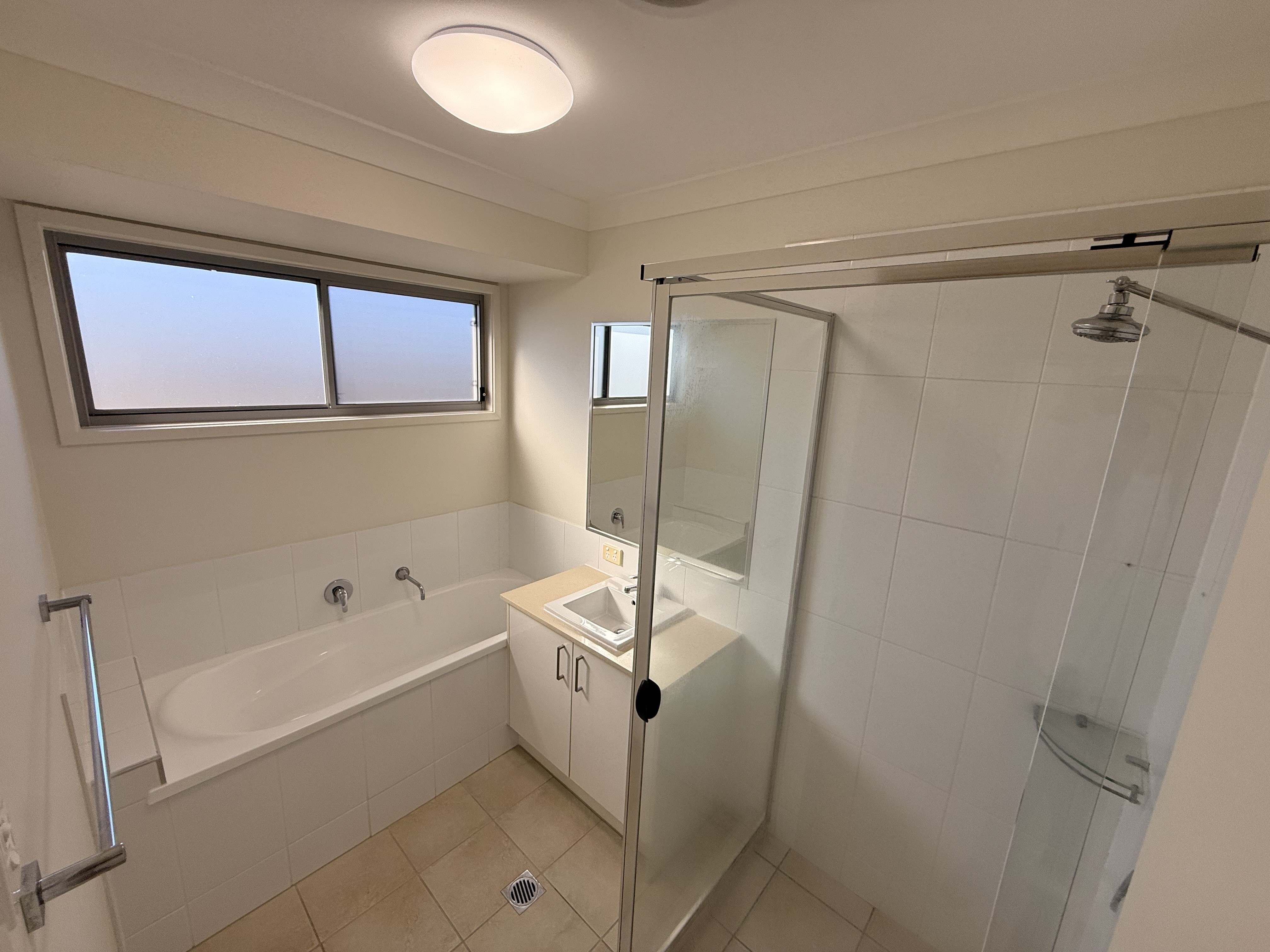 Executive Rental  3 Phoenix Crescent, Rural View QLD 4740