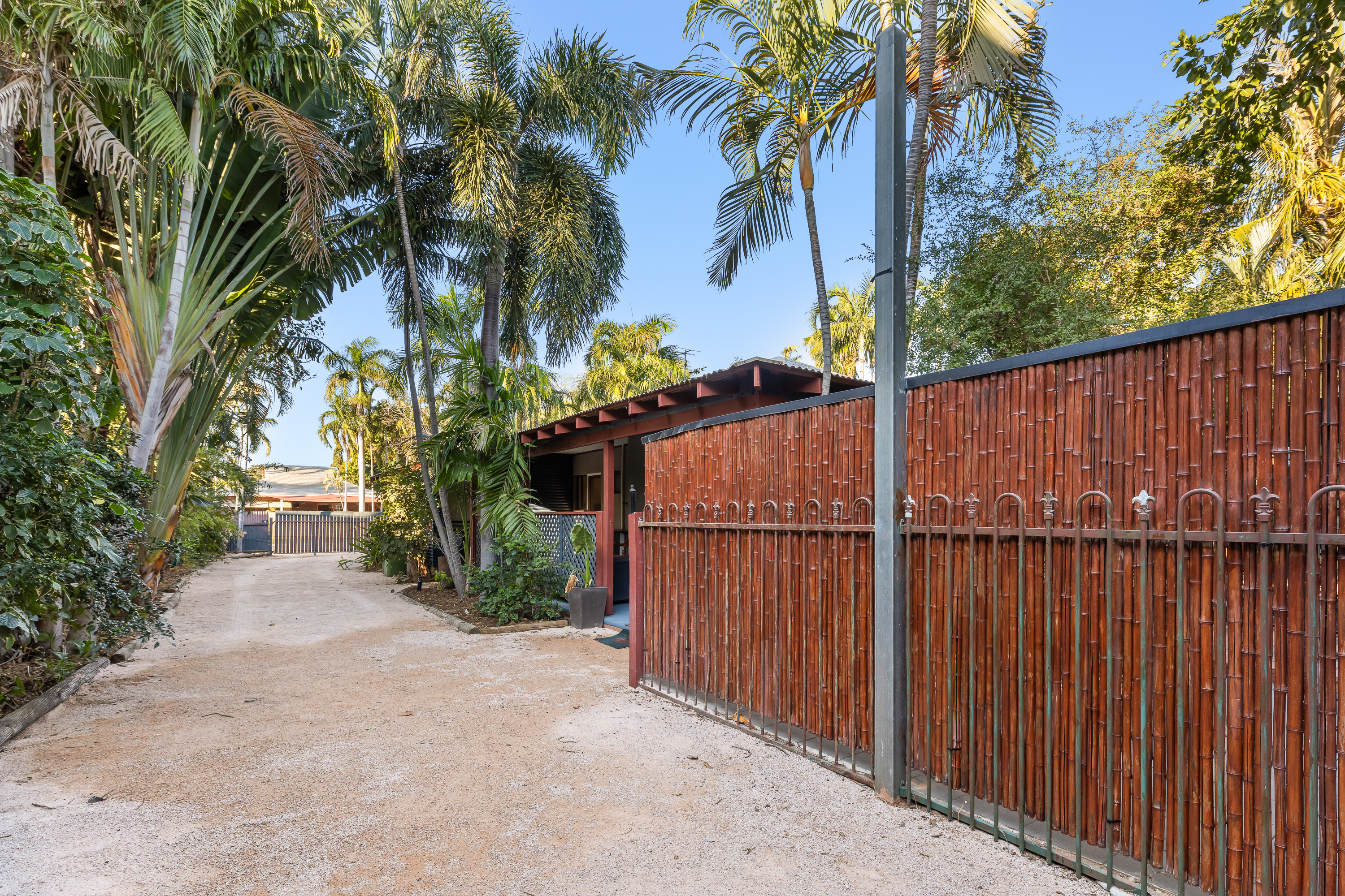Tropical Cable Beach Living with Pool & Shed
