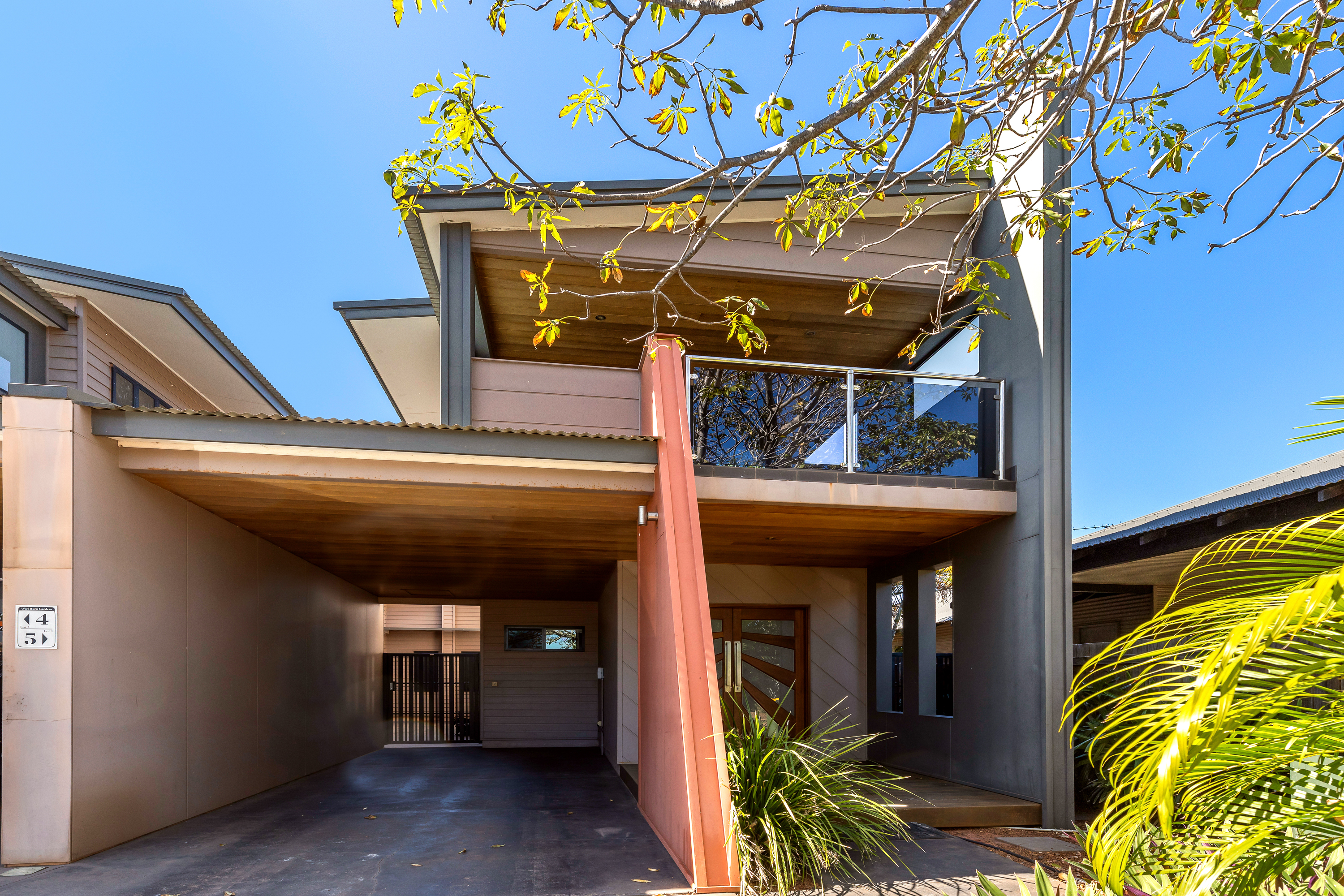 Fully Furnished Townhouse in Cable Beach – Walk to the Beach!