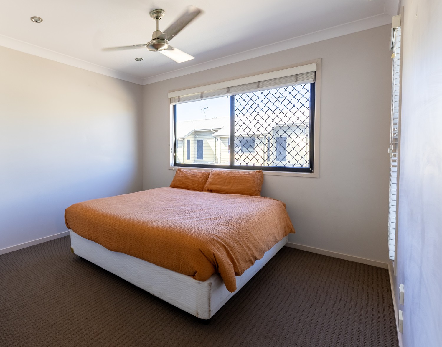 4/8-10  LAMBERT Drive, Moranbah Sold by Infinity Property Specialists - image 14