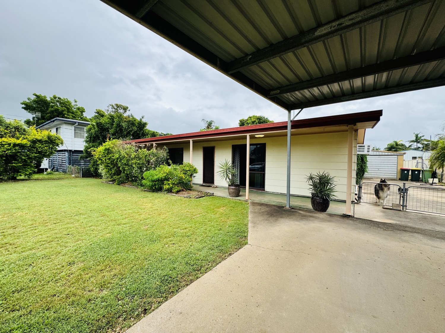 28 BARRACLOUGH Crescent, Moranbah Sold by Infinity Property Specialists