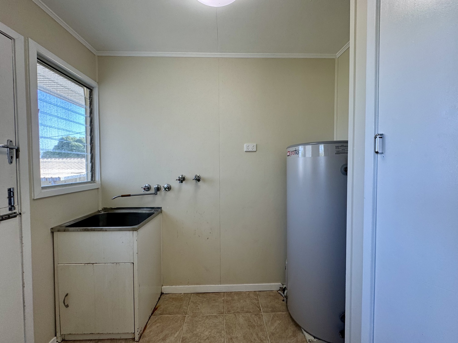 2 CONNOR Drive, Moranbah For Sale by Infinity Property Specialists - image 13