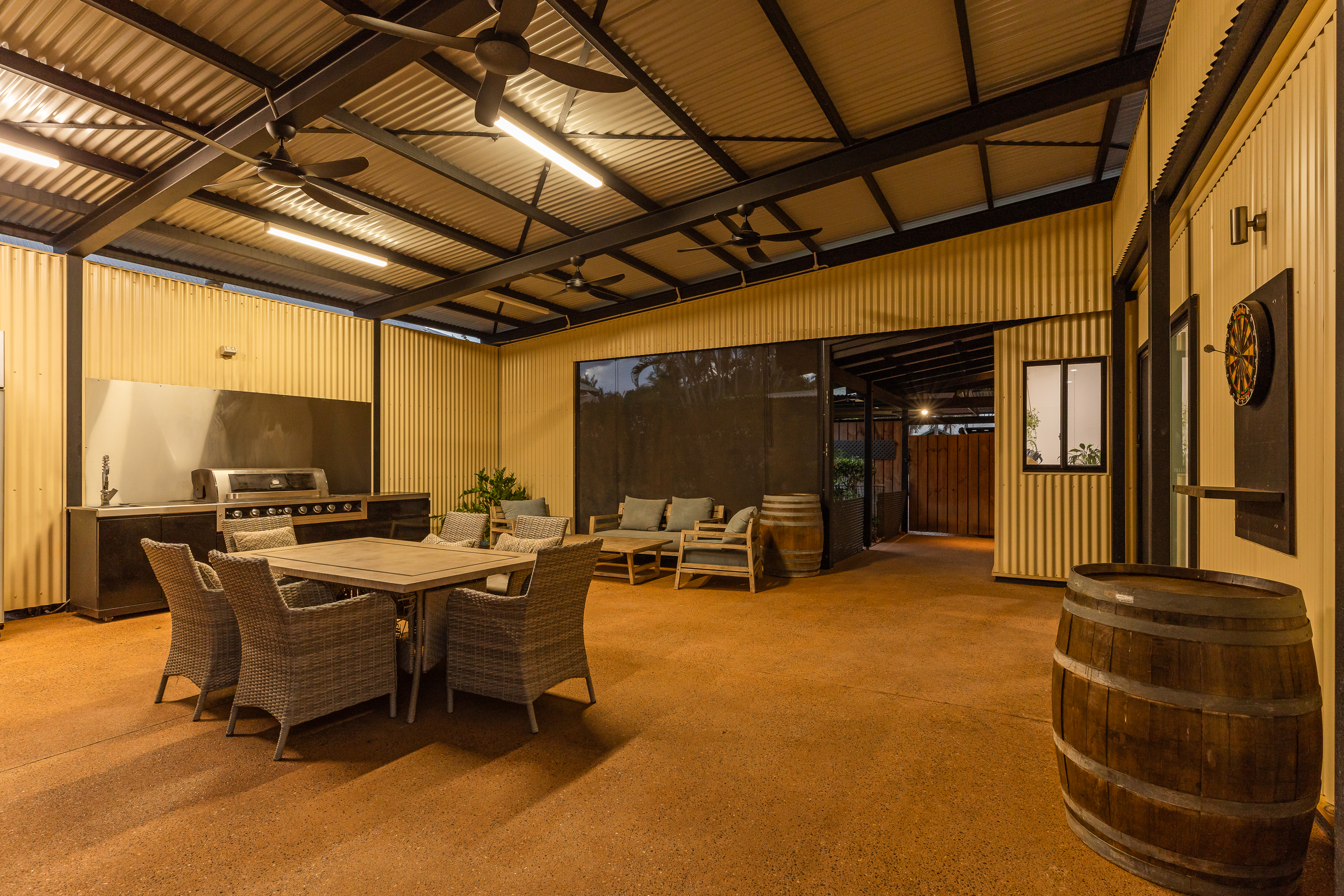 Expansive 5×2 Home with Shed, Solar & Swimming Pool!