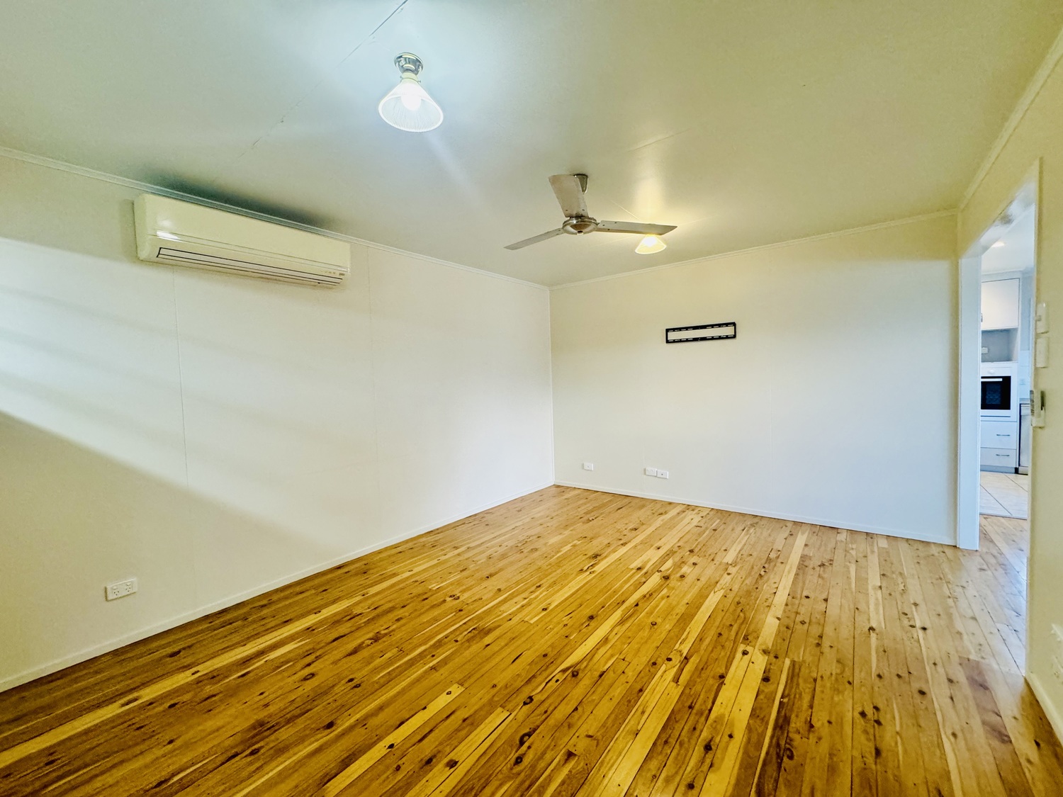 24  LAWSON Drive, Moranbah Sold by Infinity Property Specialists - image 12