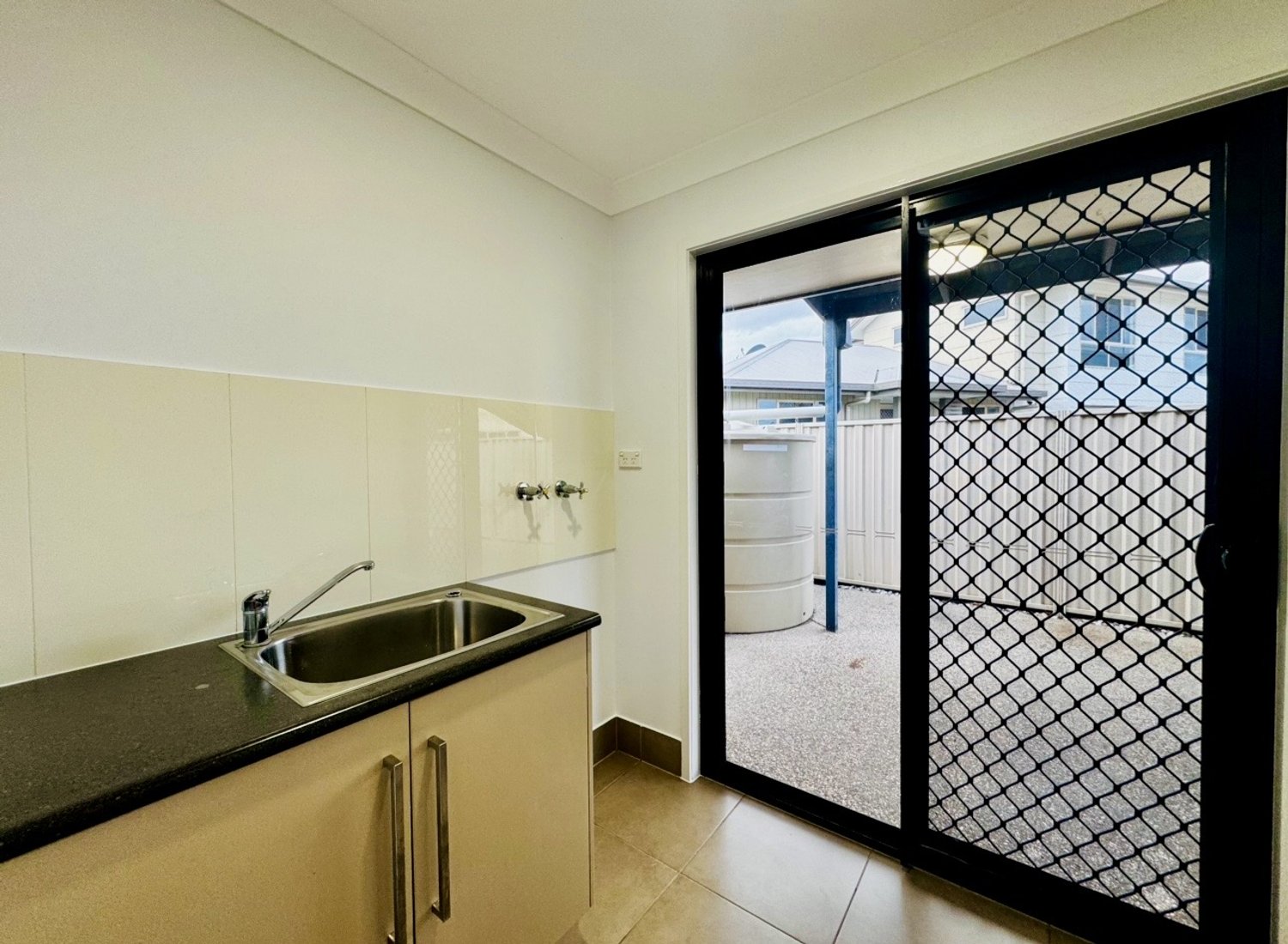 1/76 LAMBERT Drive, Moranbah Leased by Infinity Property Specialists - image 15