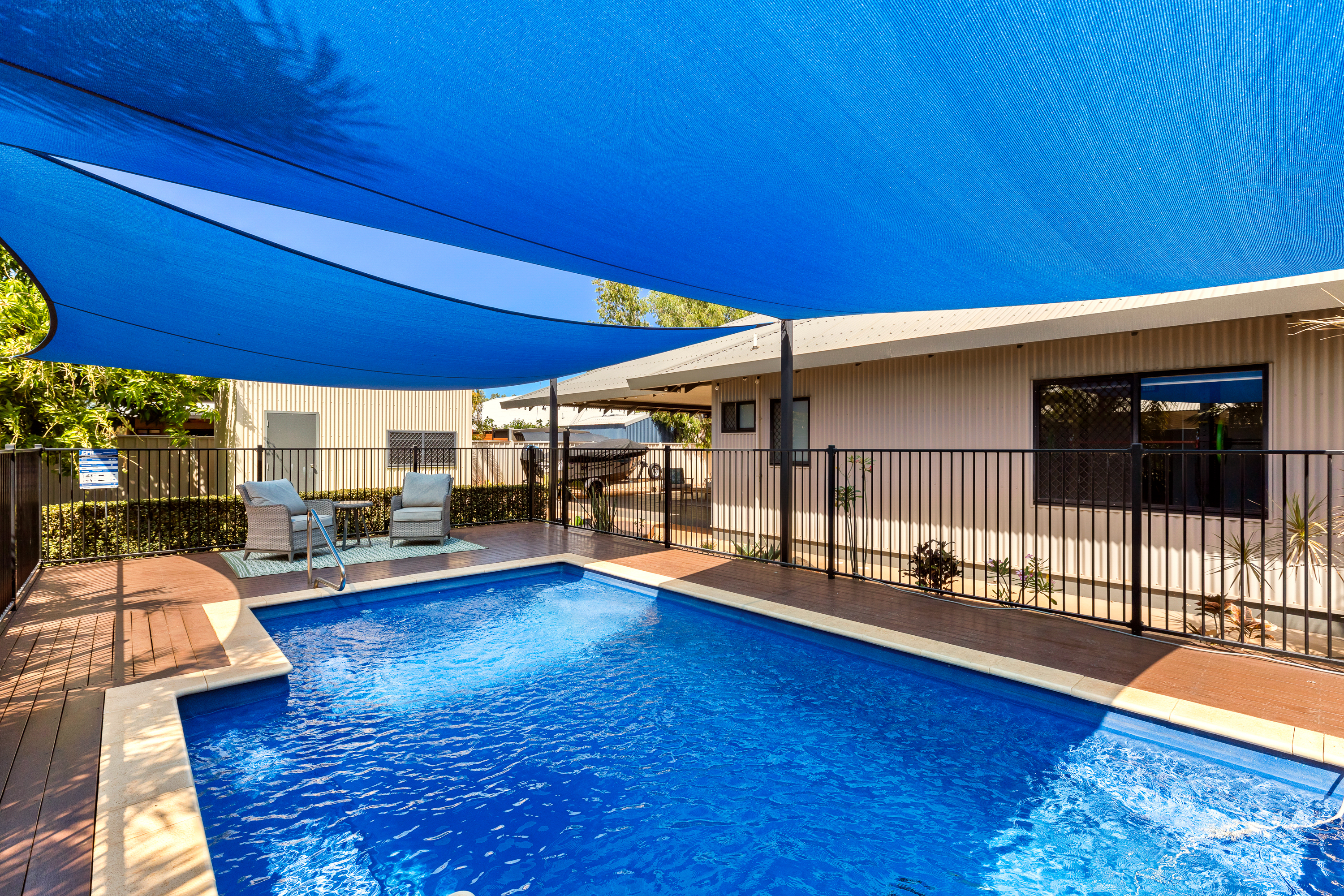 Grand Bilingurr Home with Pool AND Shed!