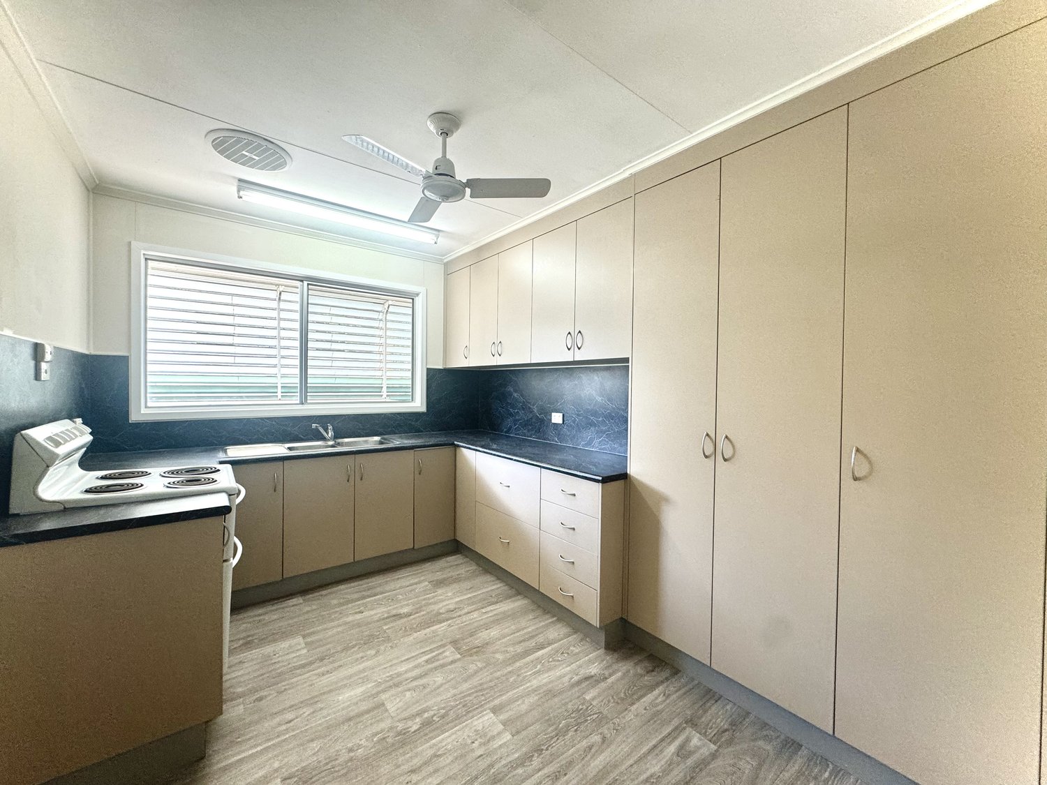 2 MACARTHUR Street, Moranbah For Lease by Infinity Property Specialists - image 5